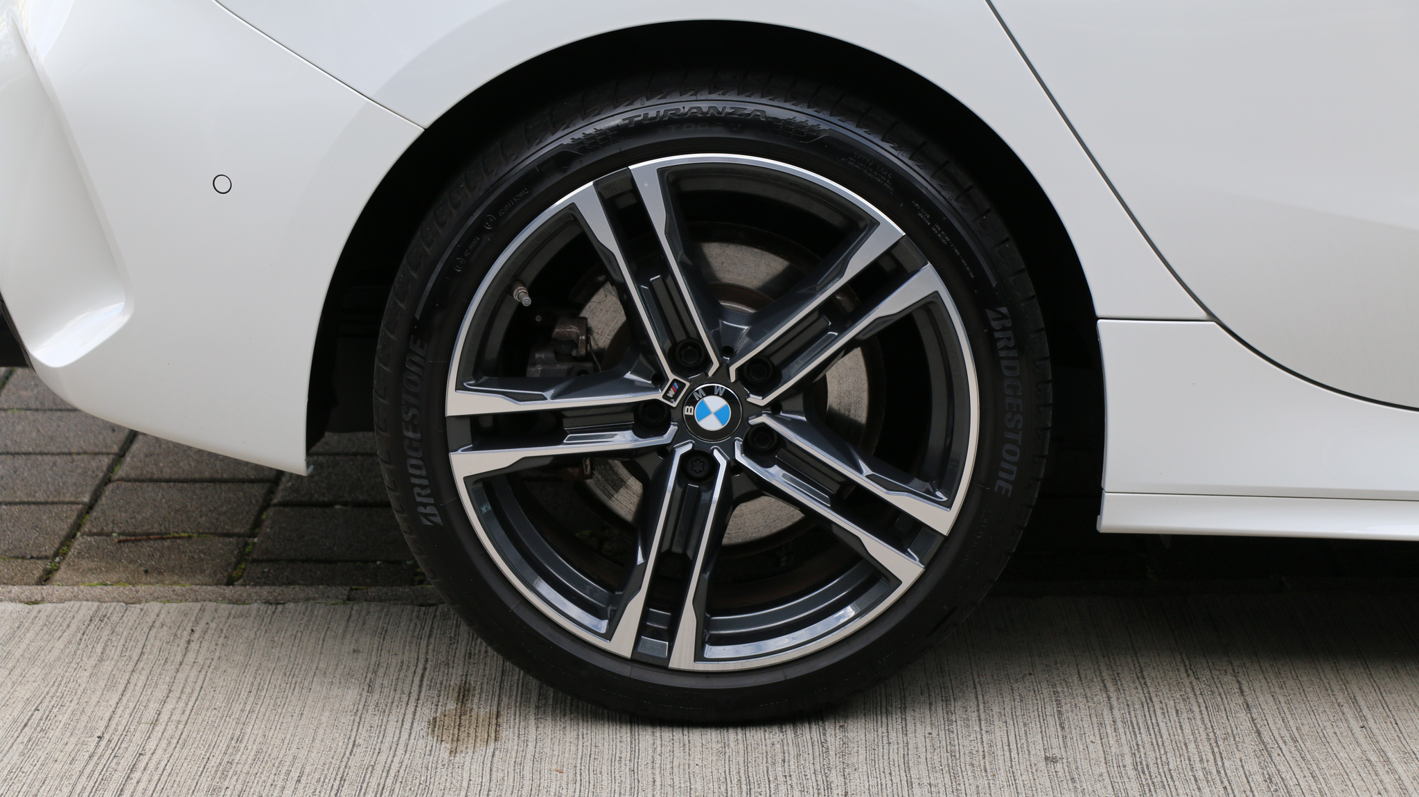 listing desktop thumbnail image 23