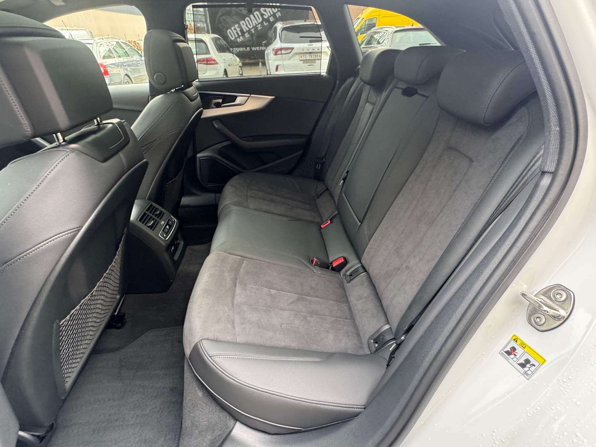 listing desktop thumbnail image 9