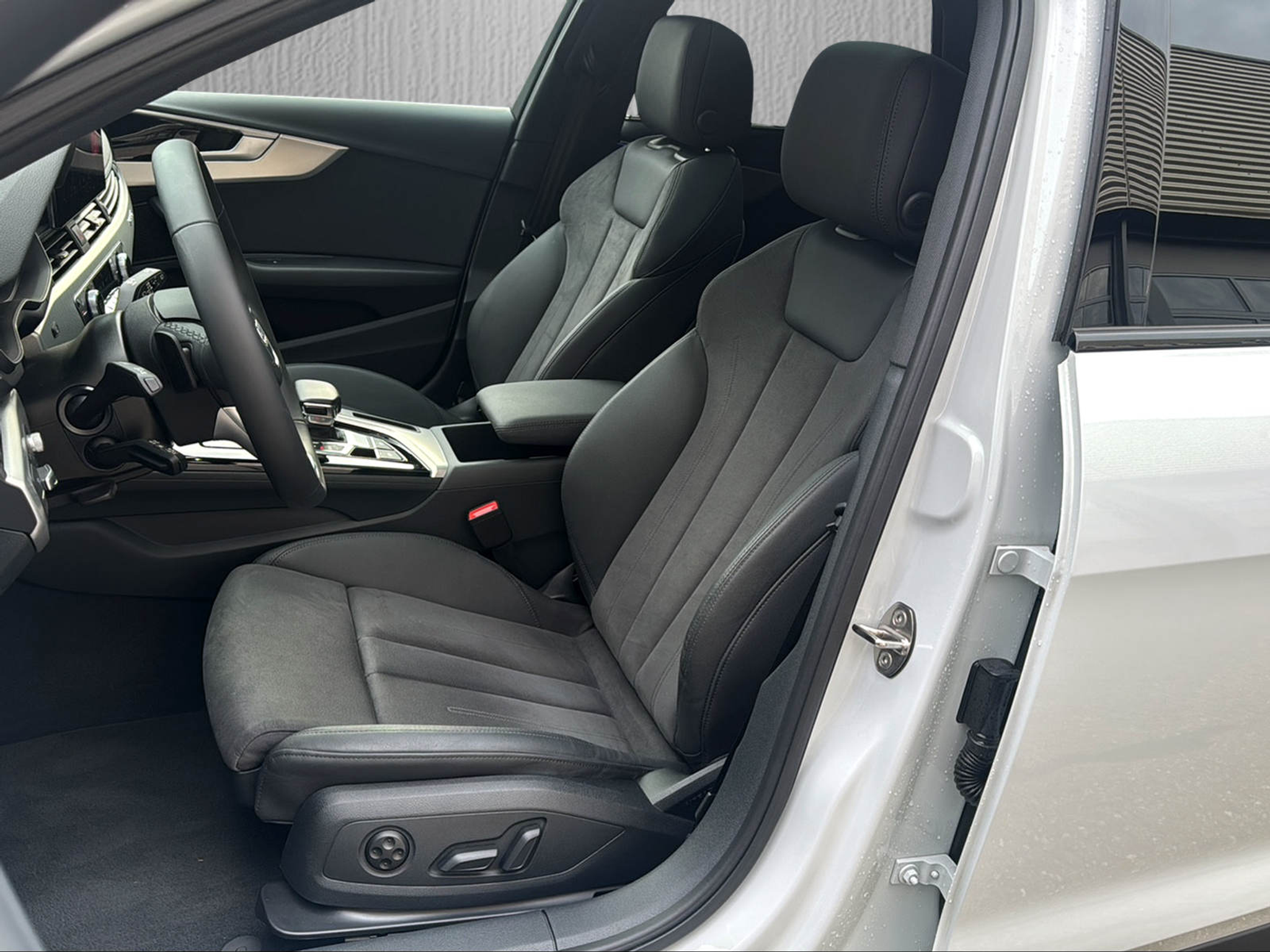 listing desktop thumbnail image 7