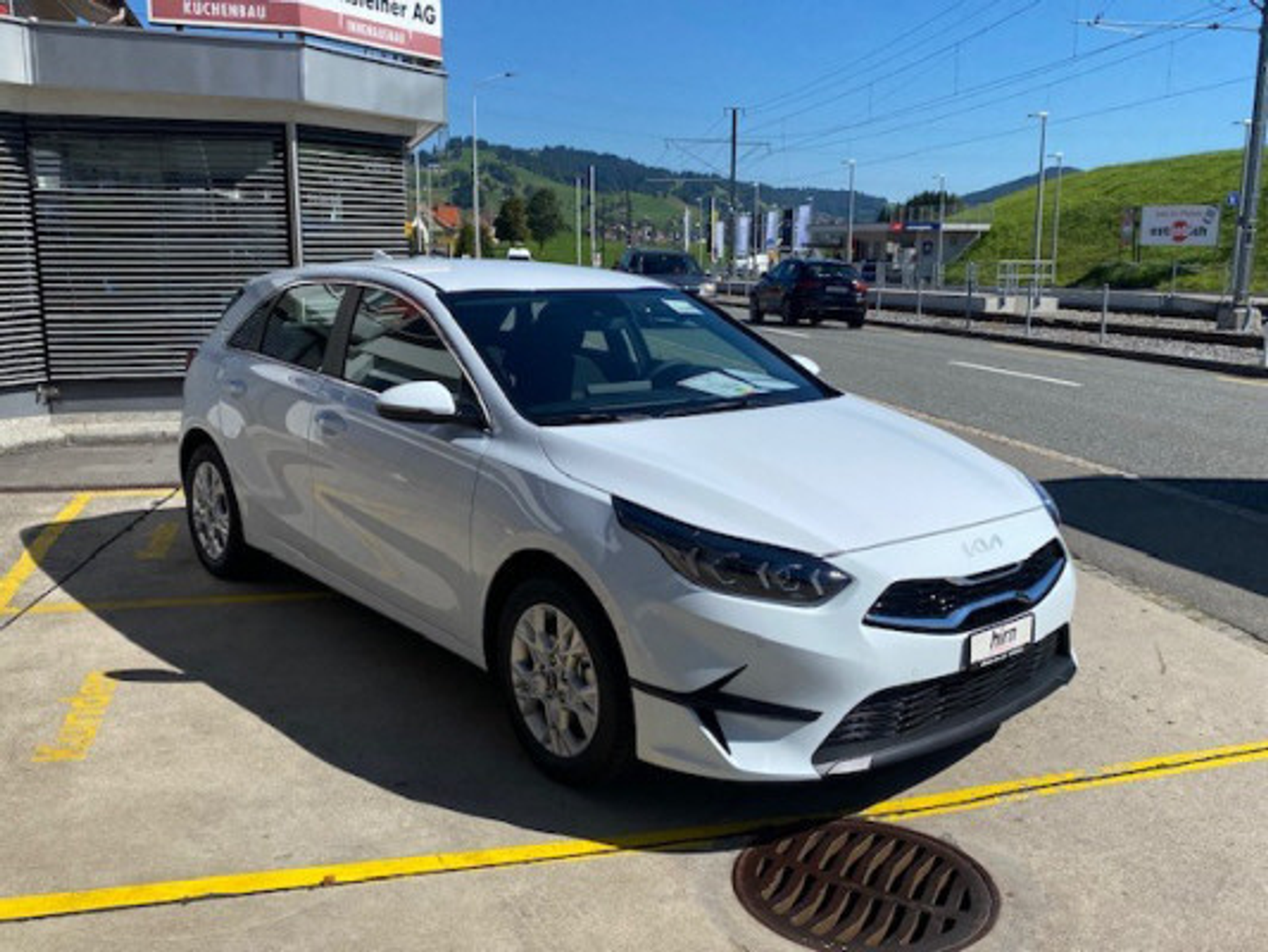 listing desktop thumbnail image 1