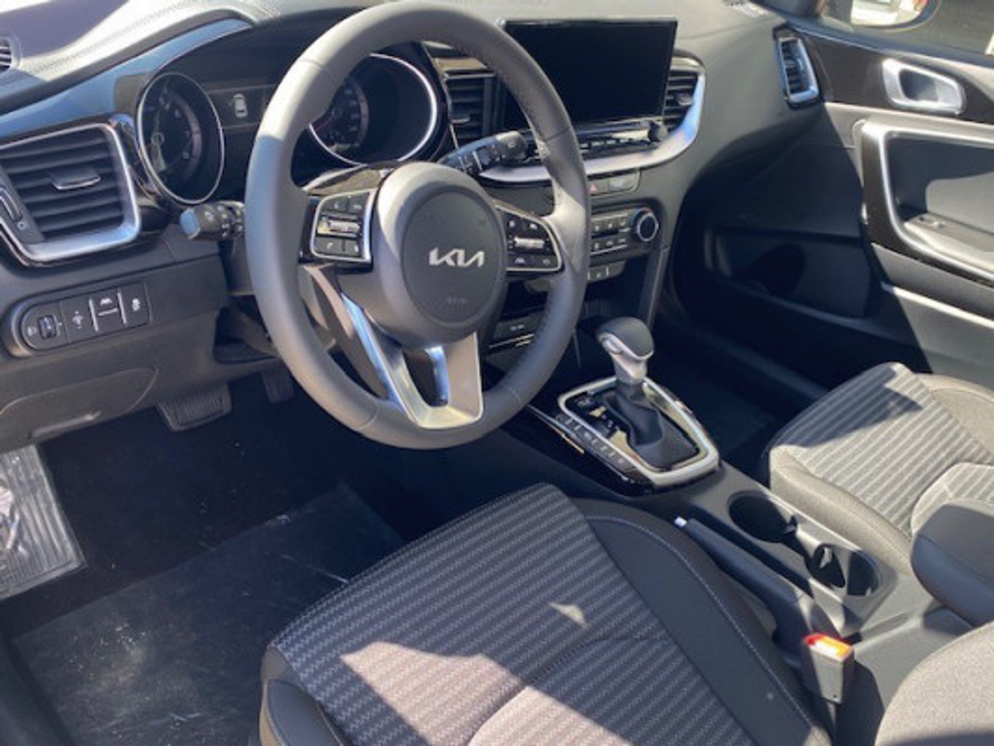 listing desktop thumbnail image 3