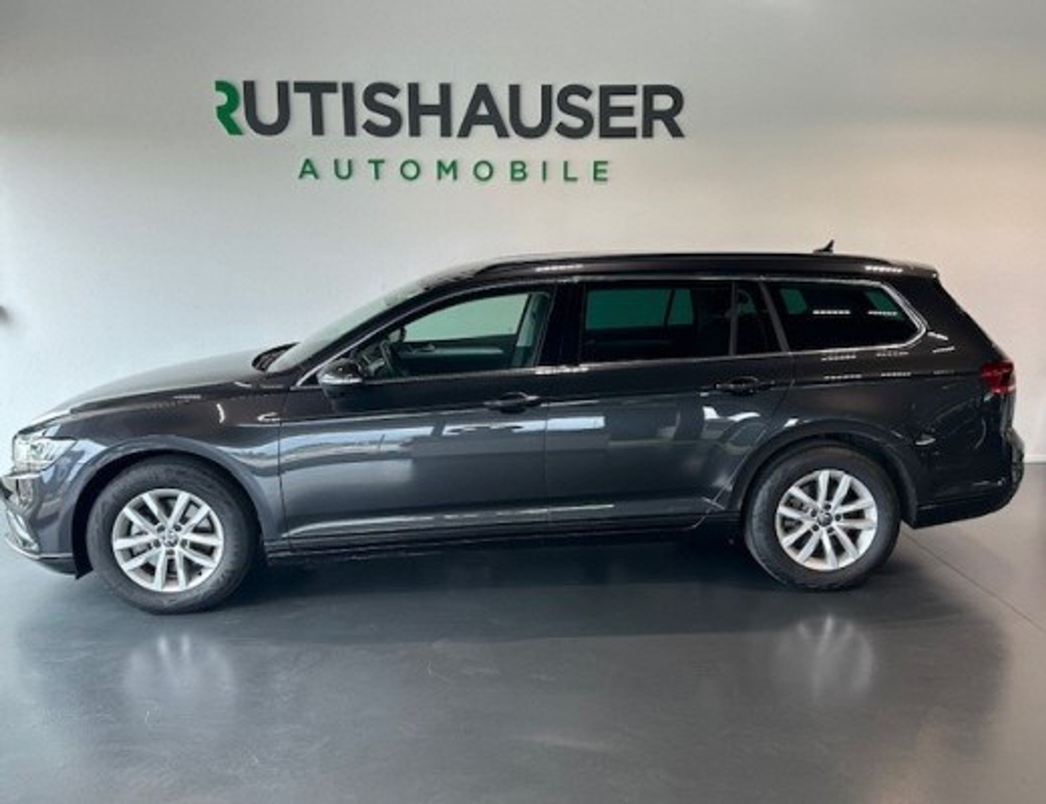 listing desktop thumbnail image 1