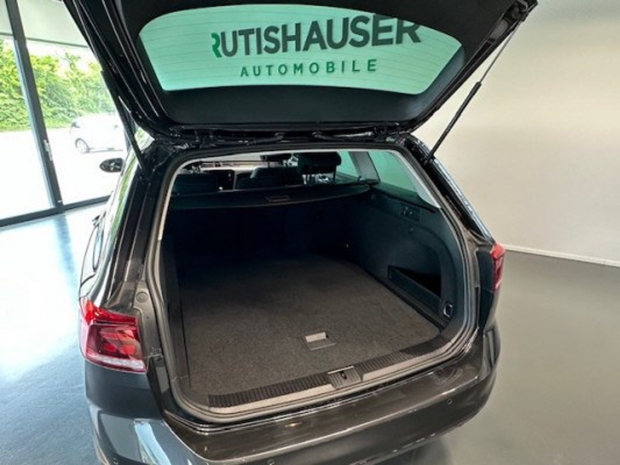 listing desktop thumbnail image 13