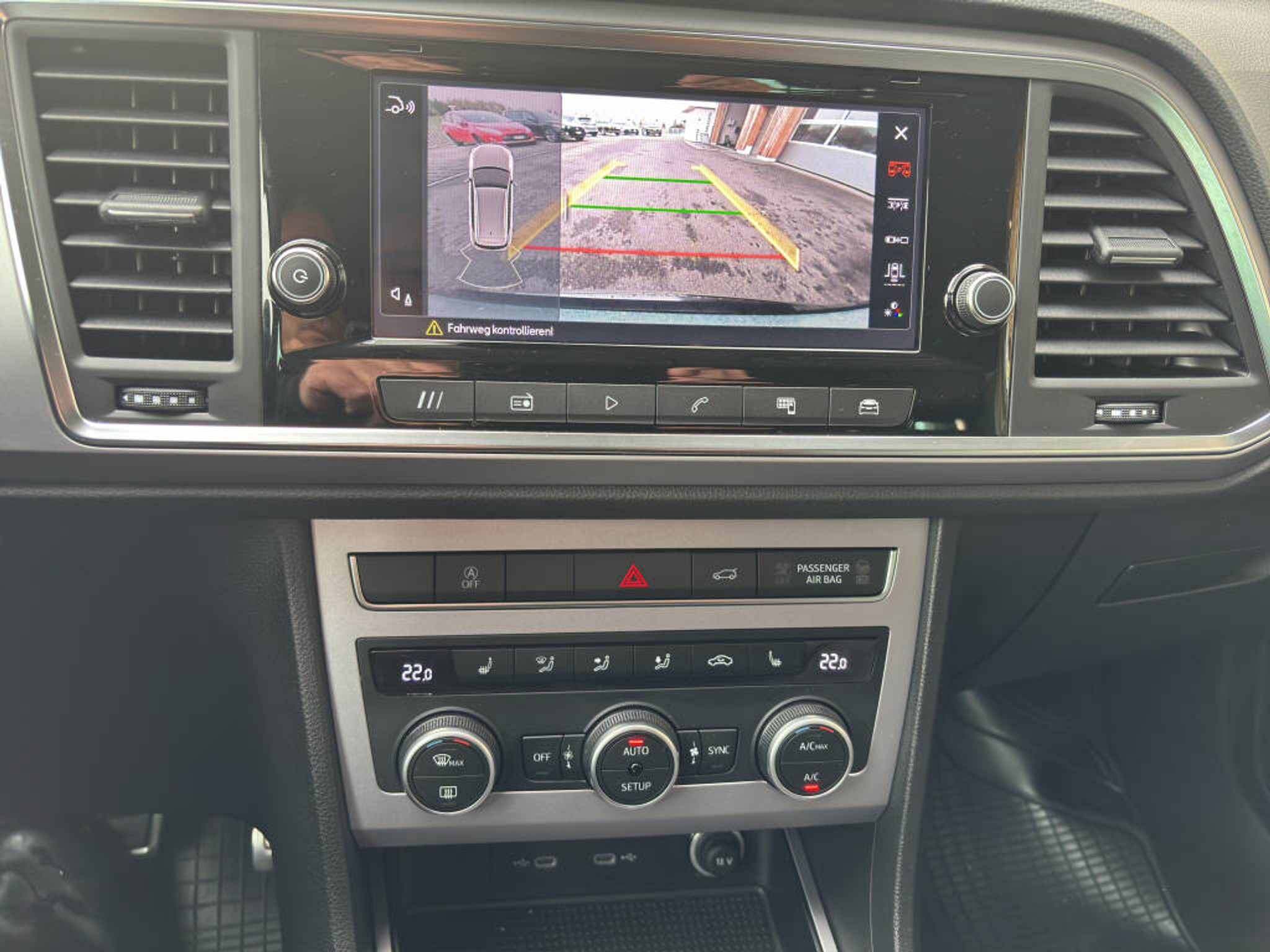 listing desktop thumbnail image 10