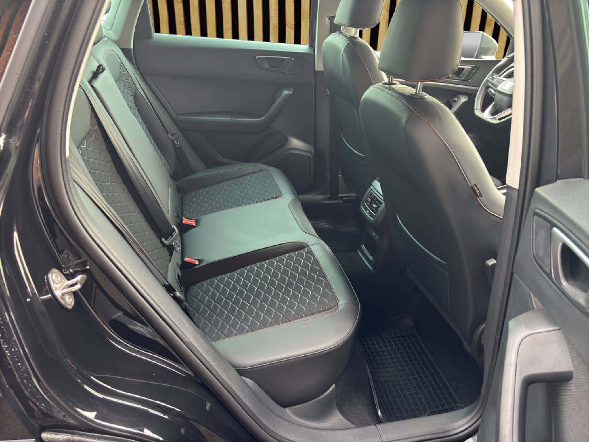 listing desktop thumbnail image 5