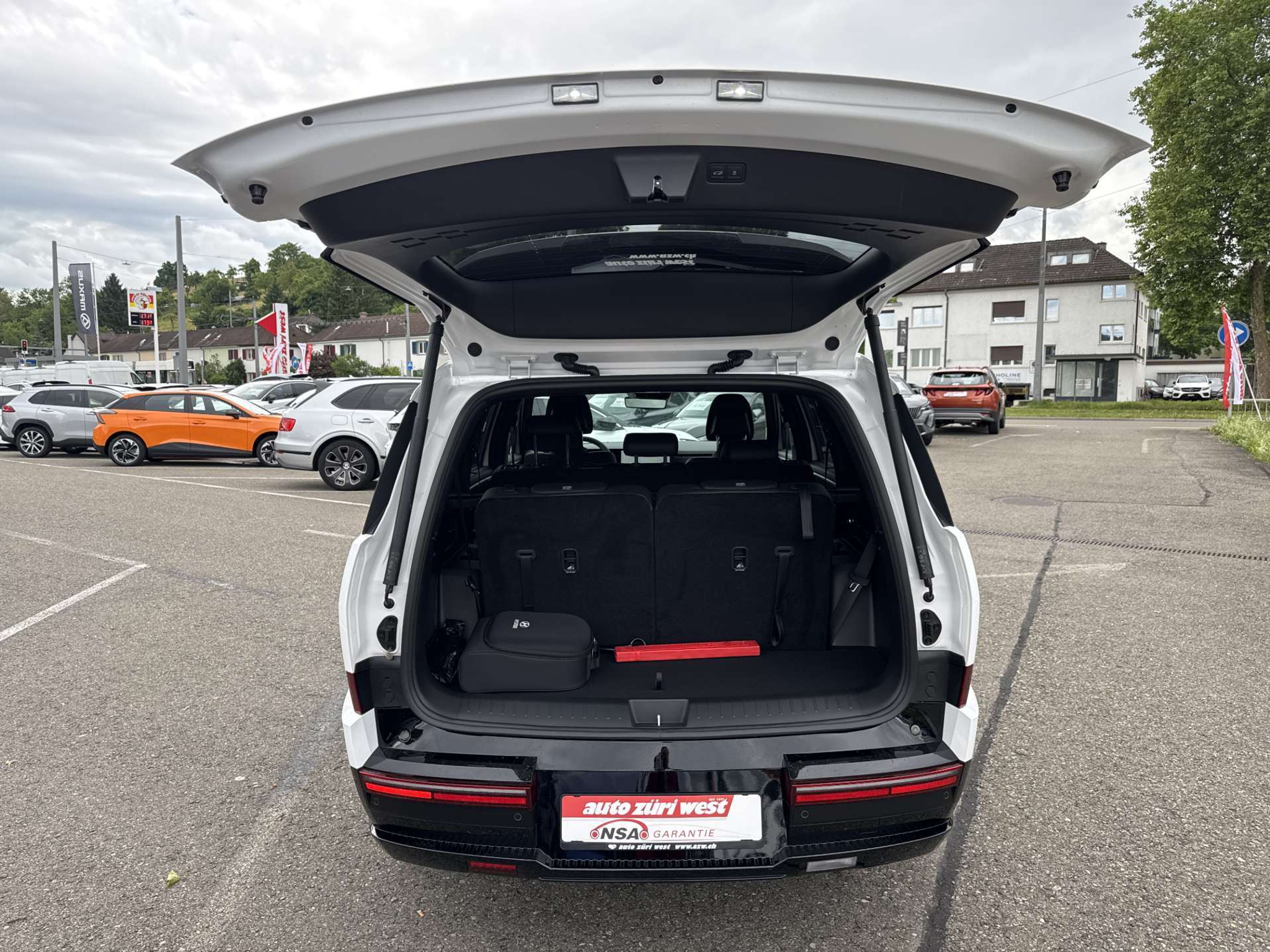 listing desktop thumbnail image 6