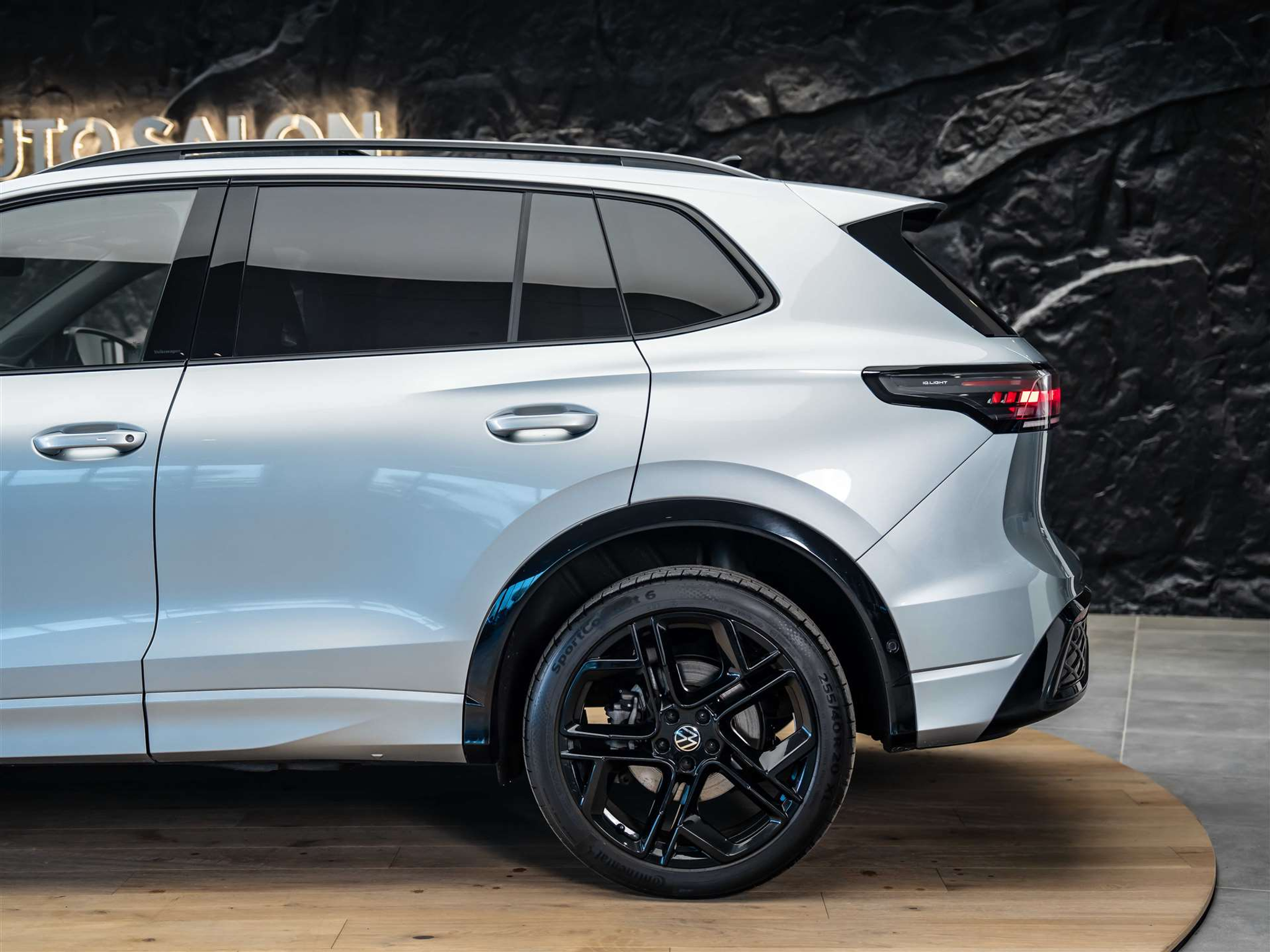 listing desktop thumbnail image 21