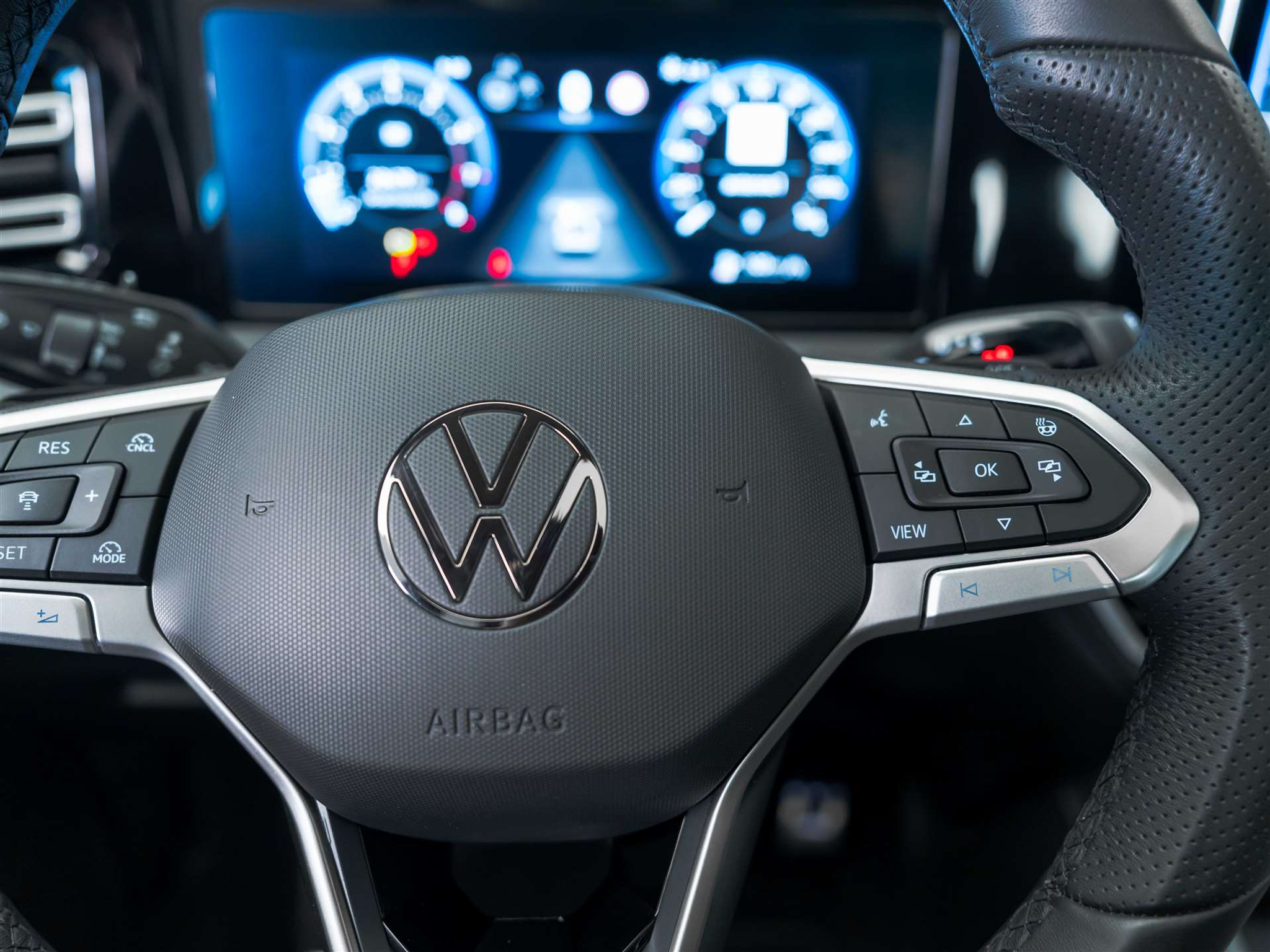 listing desktop thumbnail image 34