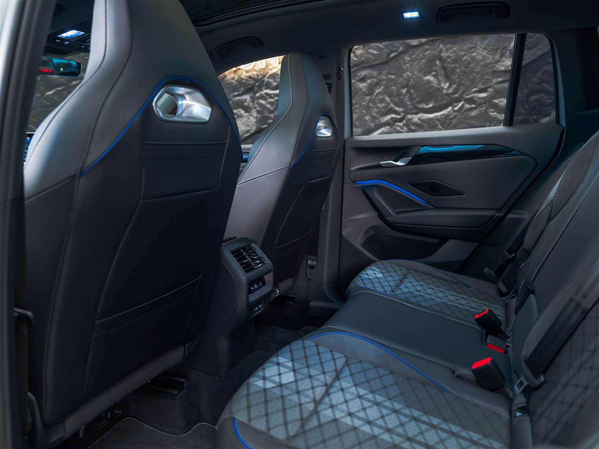 listing desktop thumbnail image 12