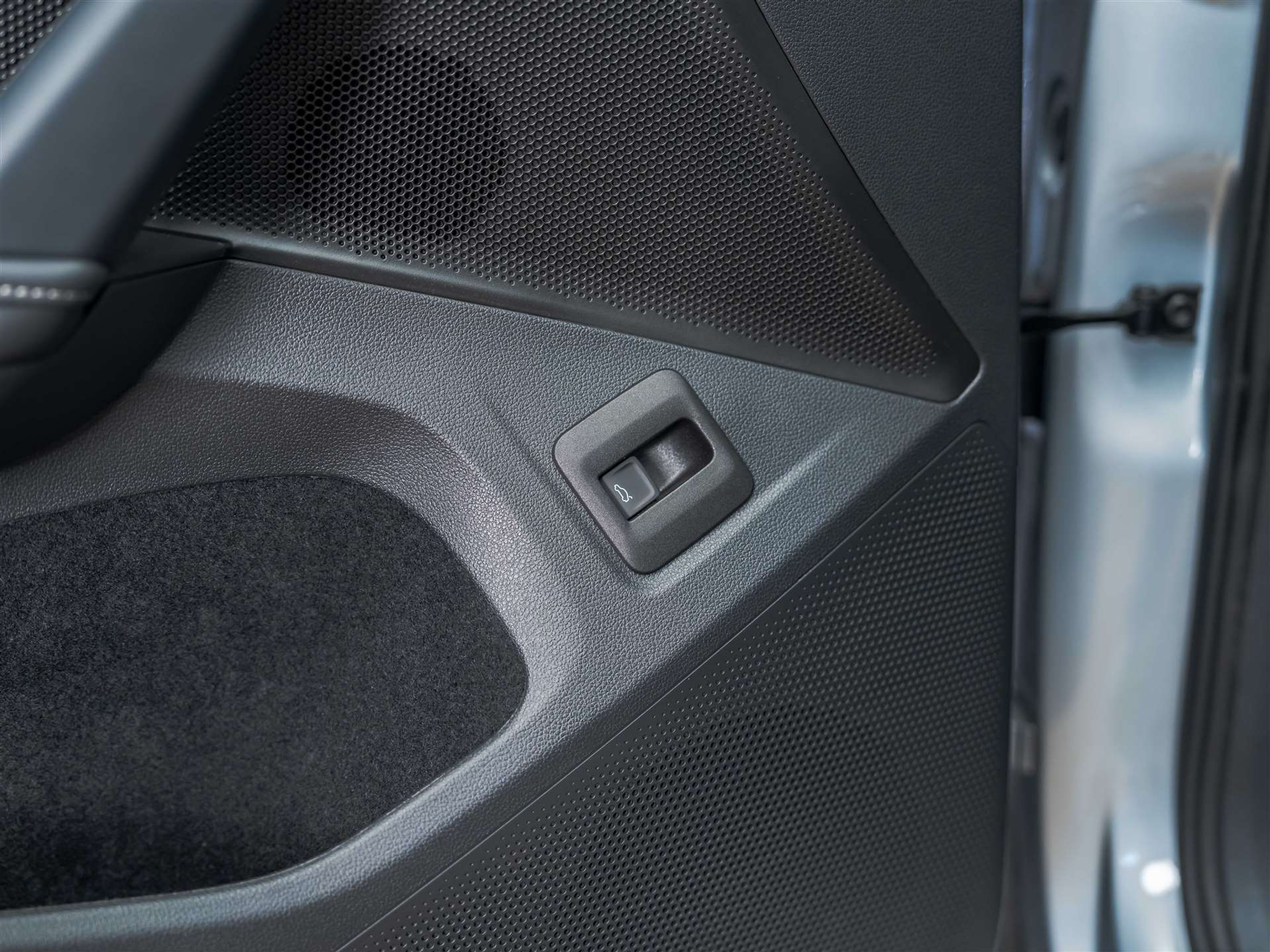 listing desktop thumbnail image 26