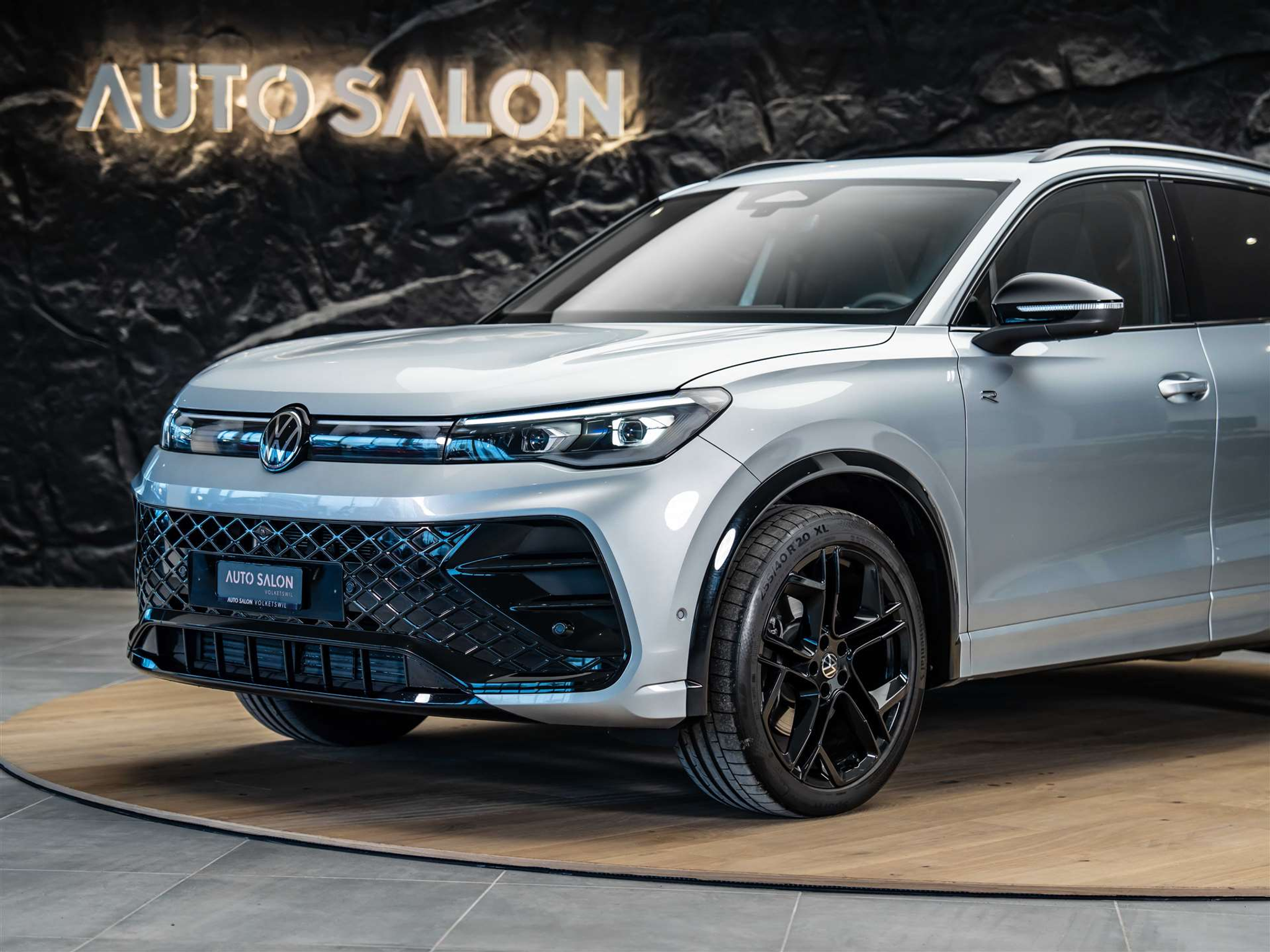 listing desktop thumbnail image 18