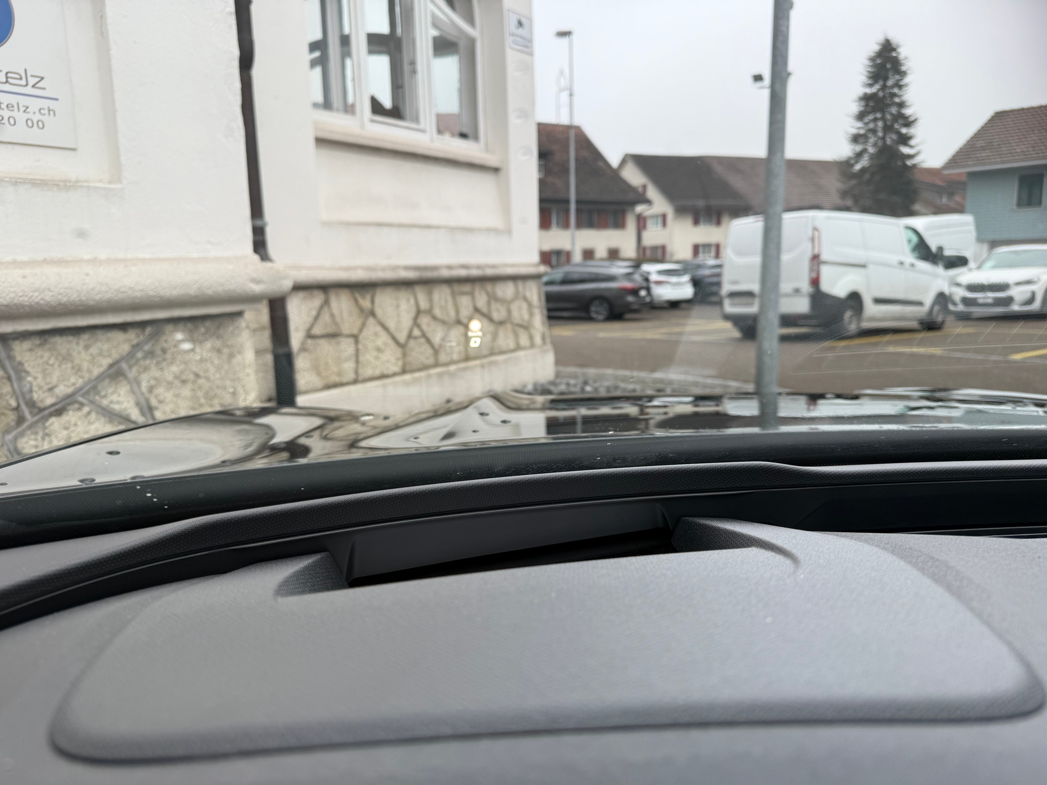 listing desktop thumbnail image 12