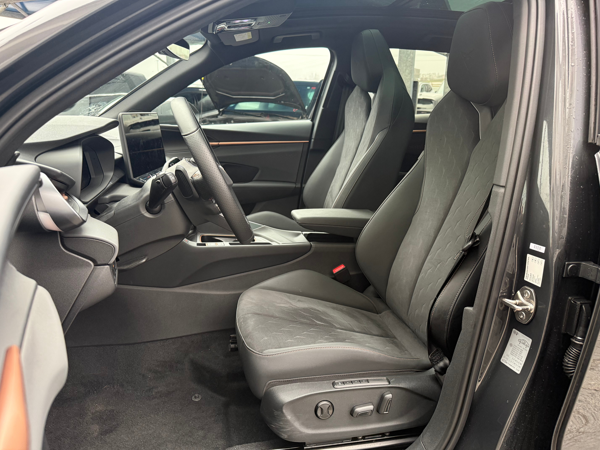 listing desktop thumbnail image 7