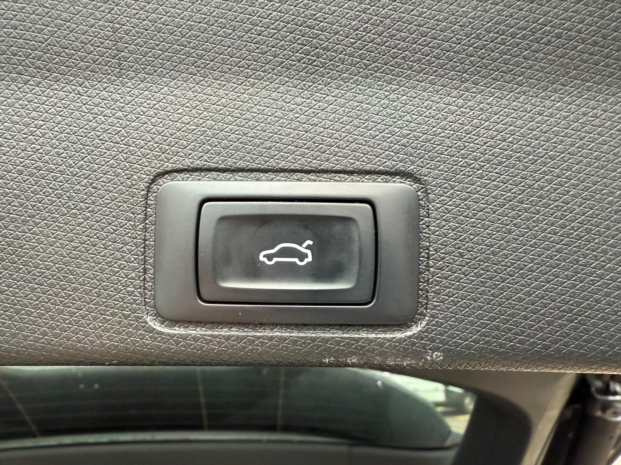 listing desktop thumbnail image 6