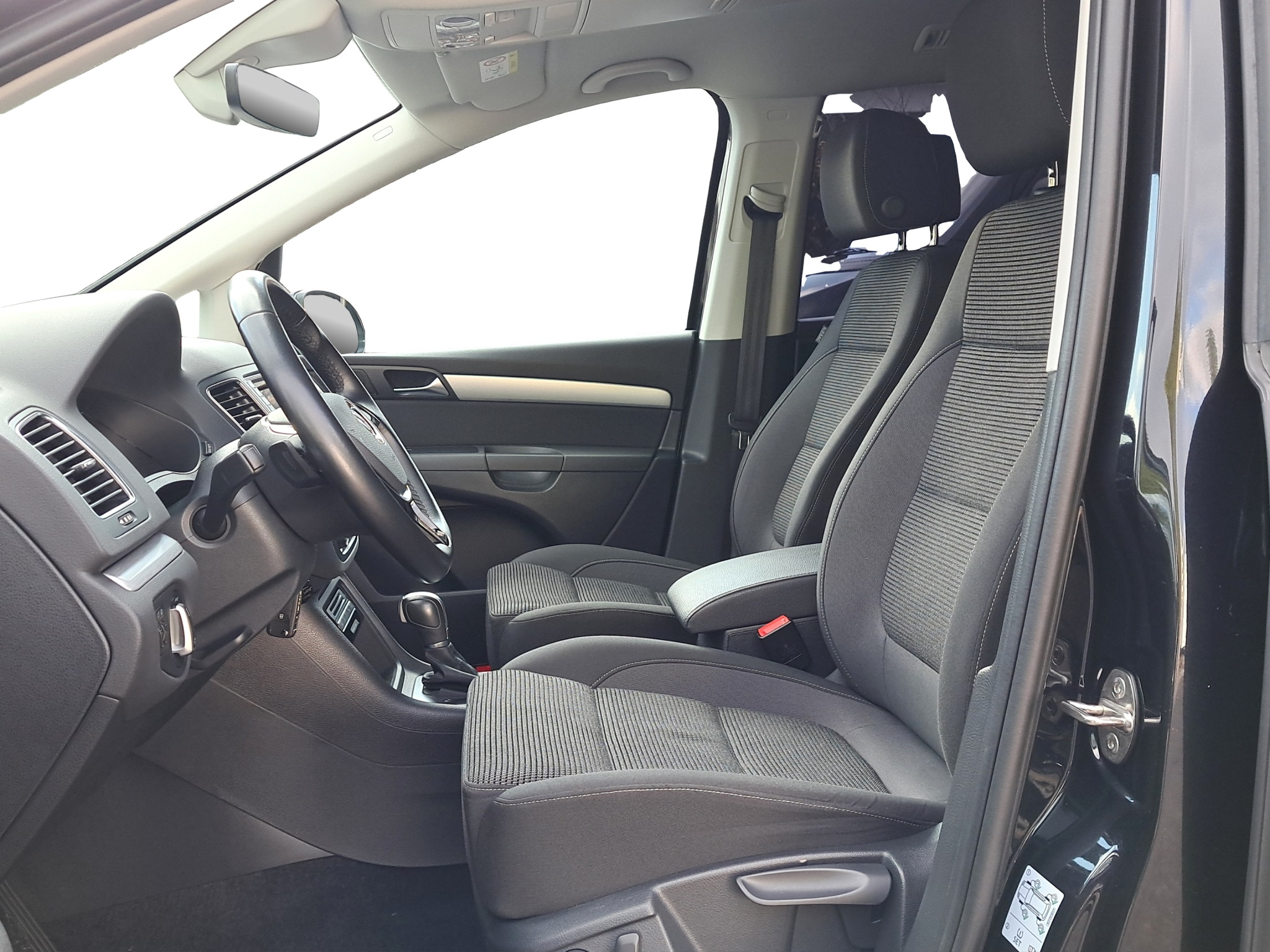 listing desktop thumbnail image 6