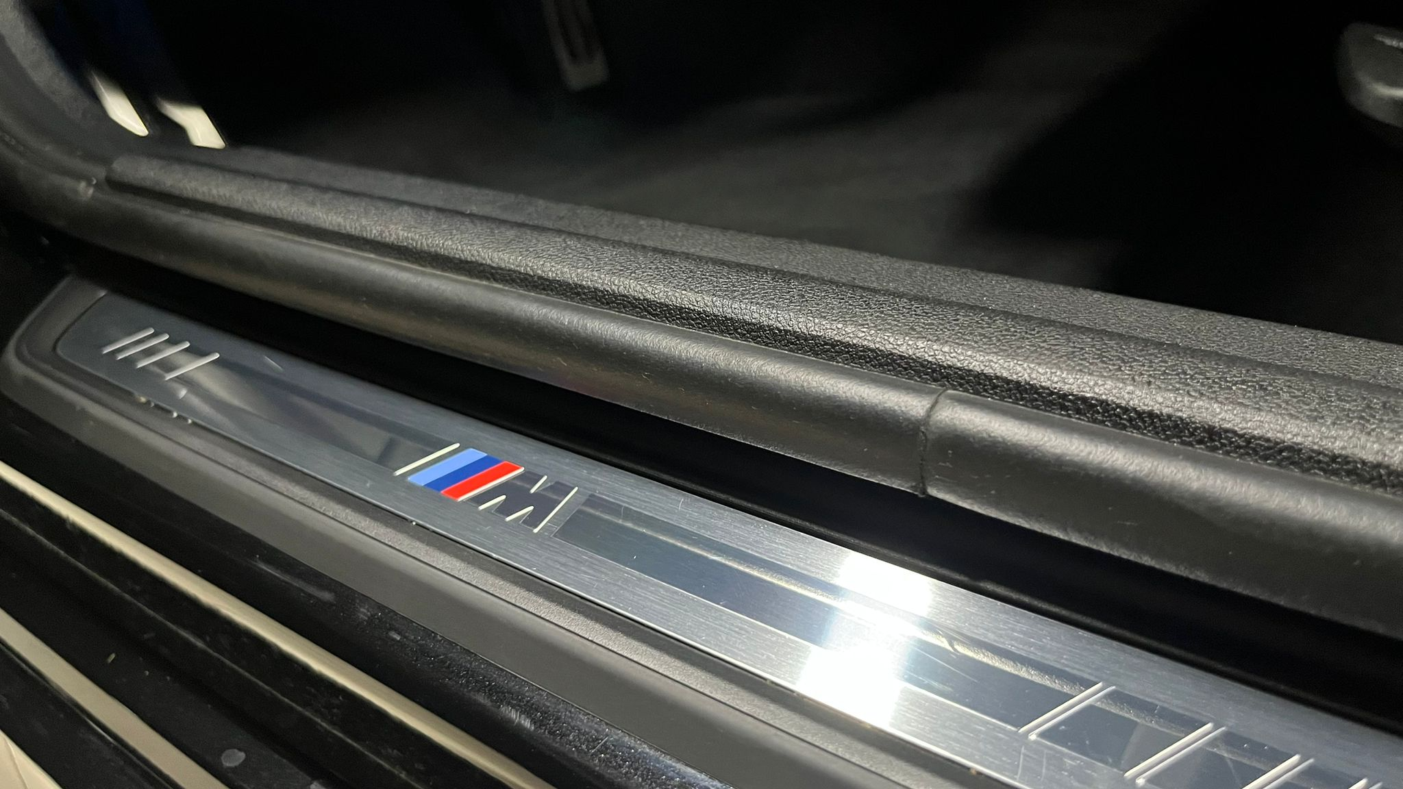 listing desktop thumbnail image 17