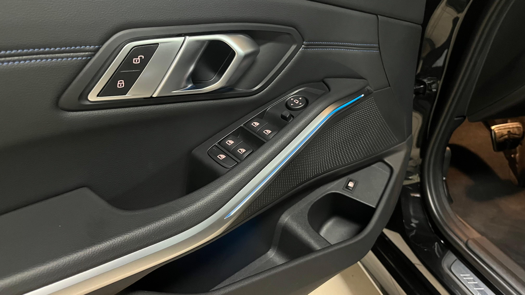 listing desktop thumbnail image 19