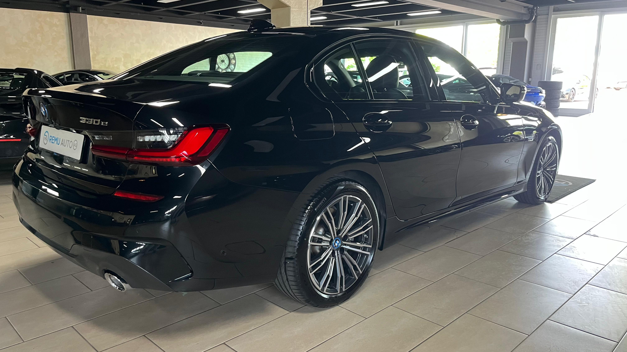 listing desktop thumbnail image 2