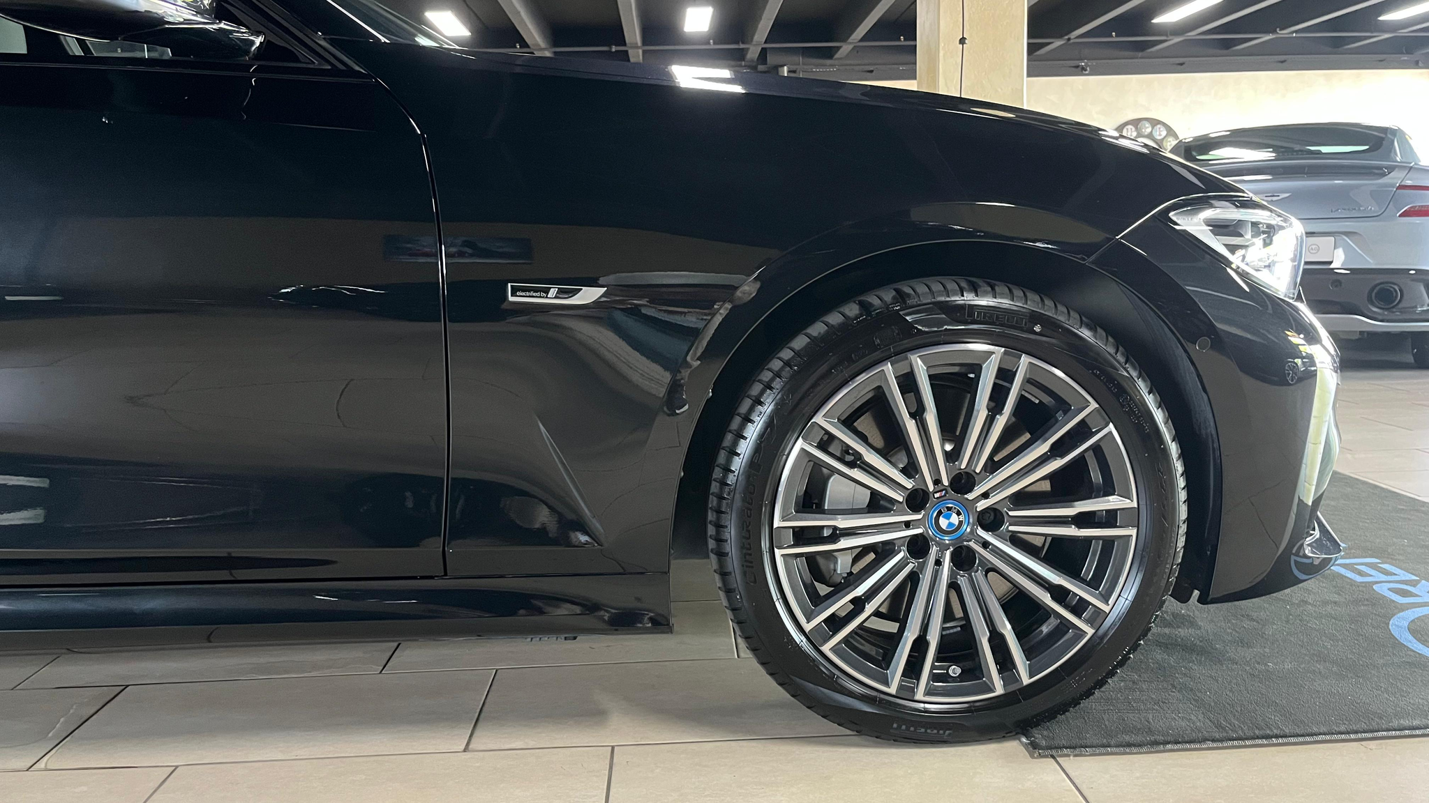 listing desktop thumbnail image 9