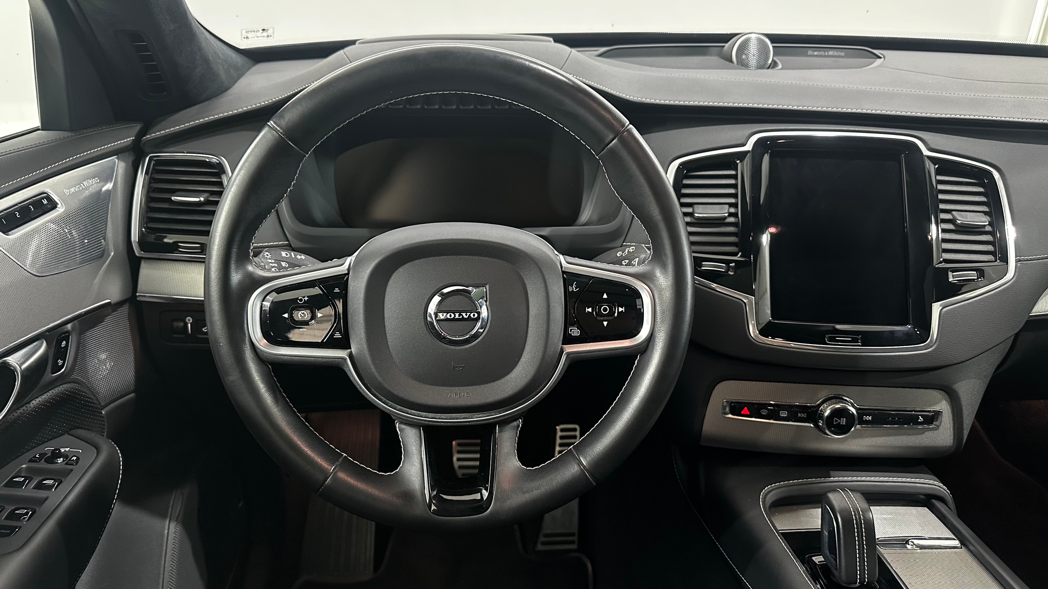 listing desktop thumbnail image 12