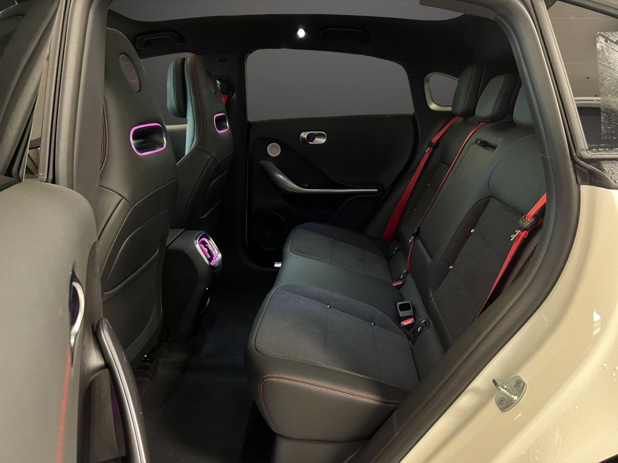 listing desktop thumbnail image 11