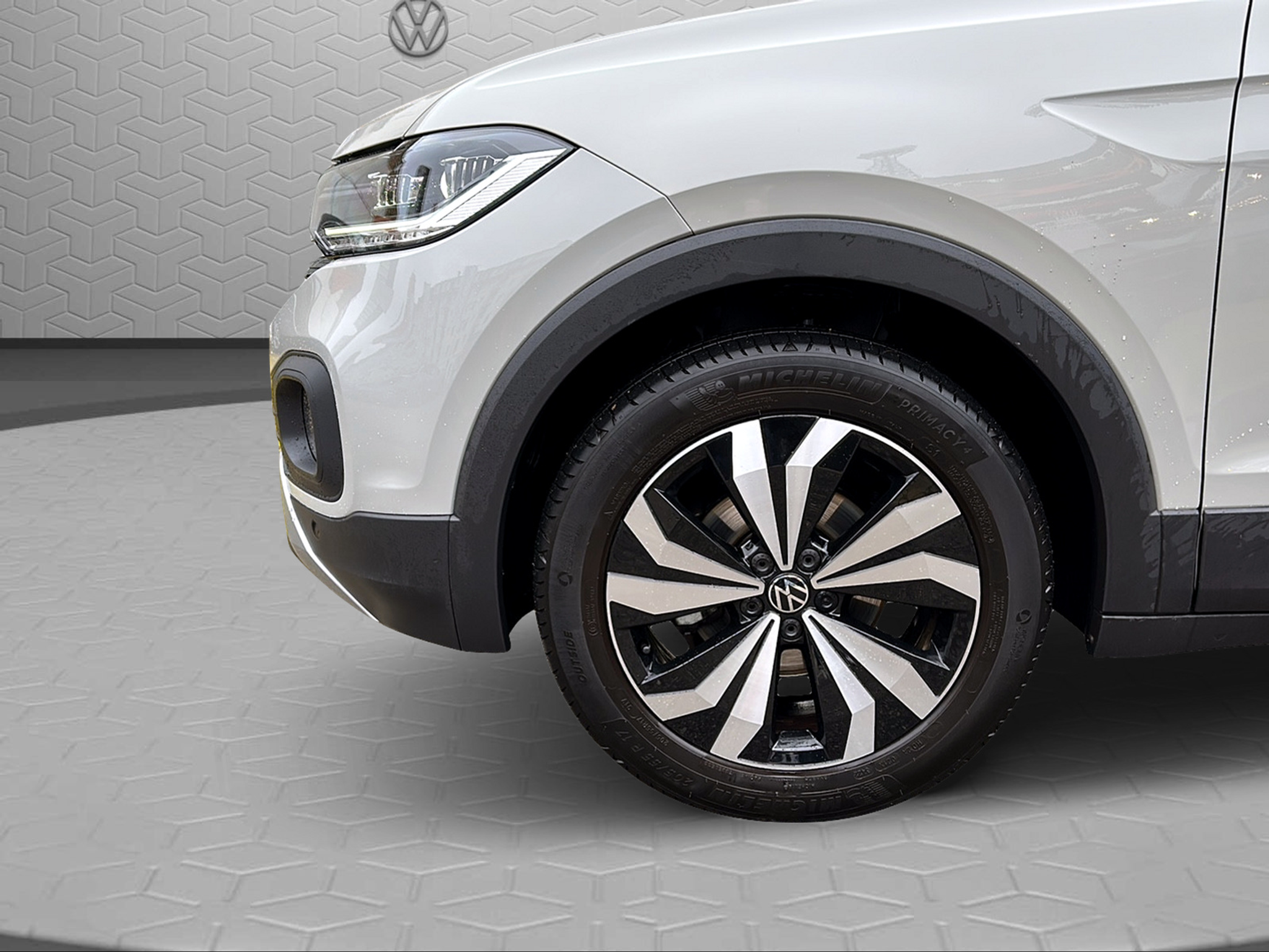 listing desktop thumbnail image 8