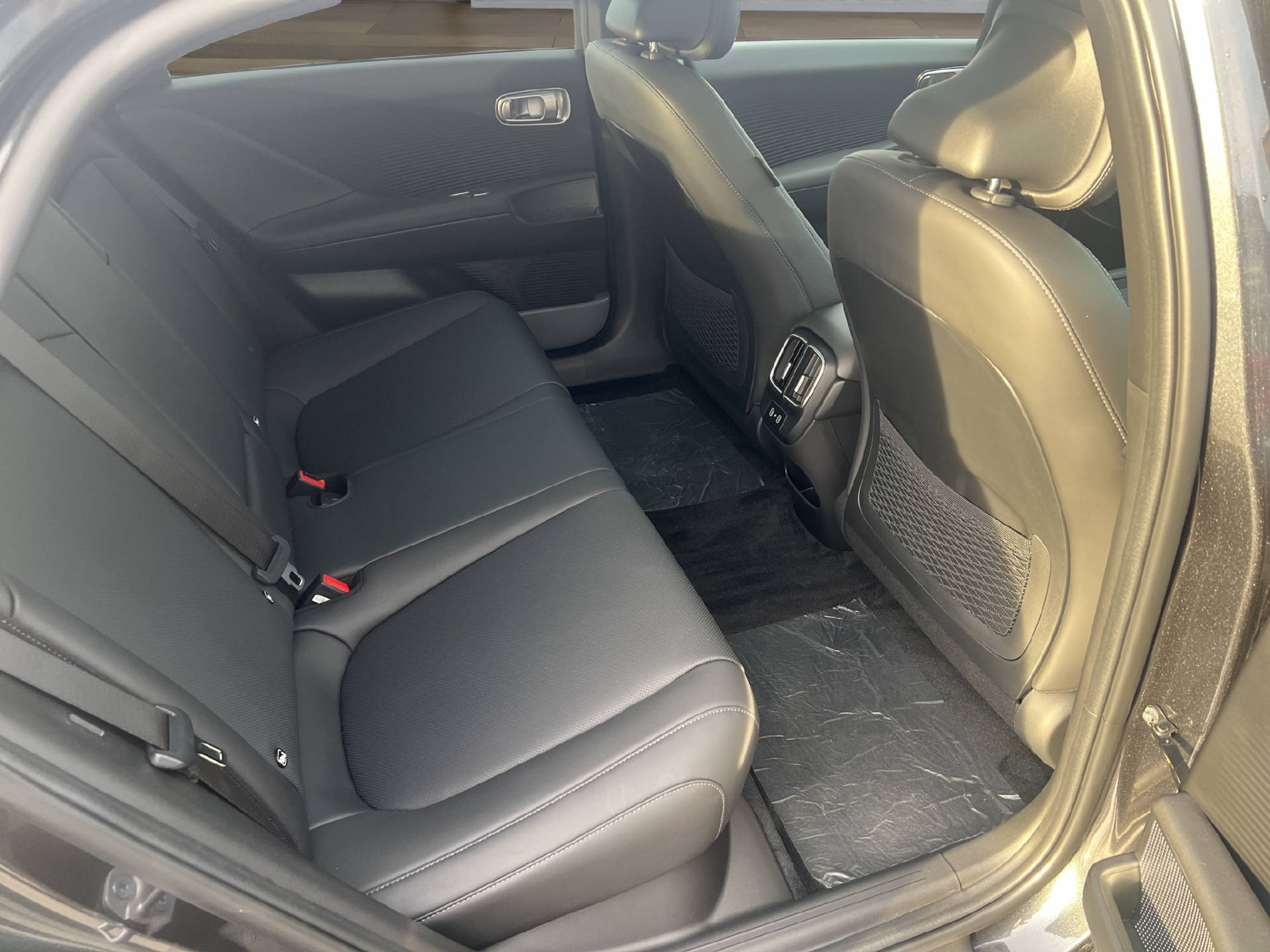 listing desktop thumbnail image 14