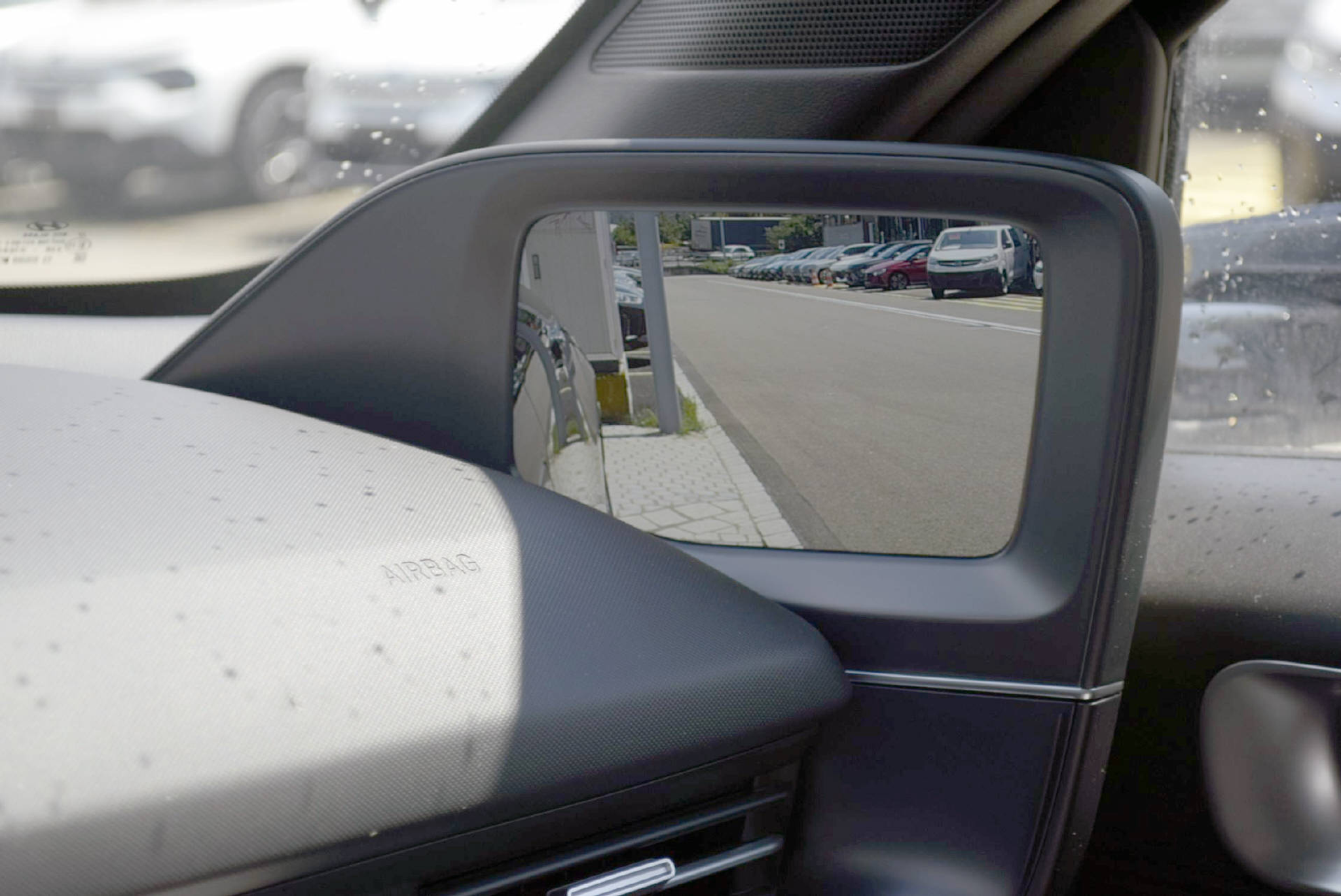 listing desktop thumbnail image 9