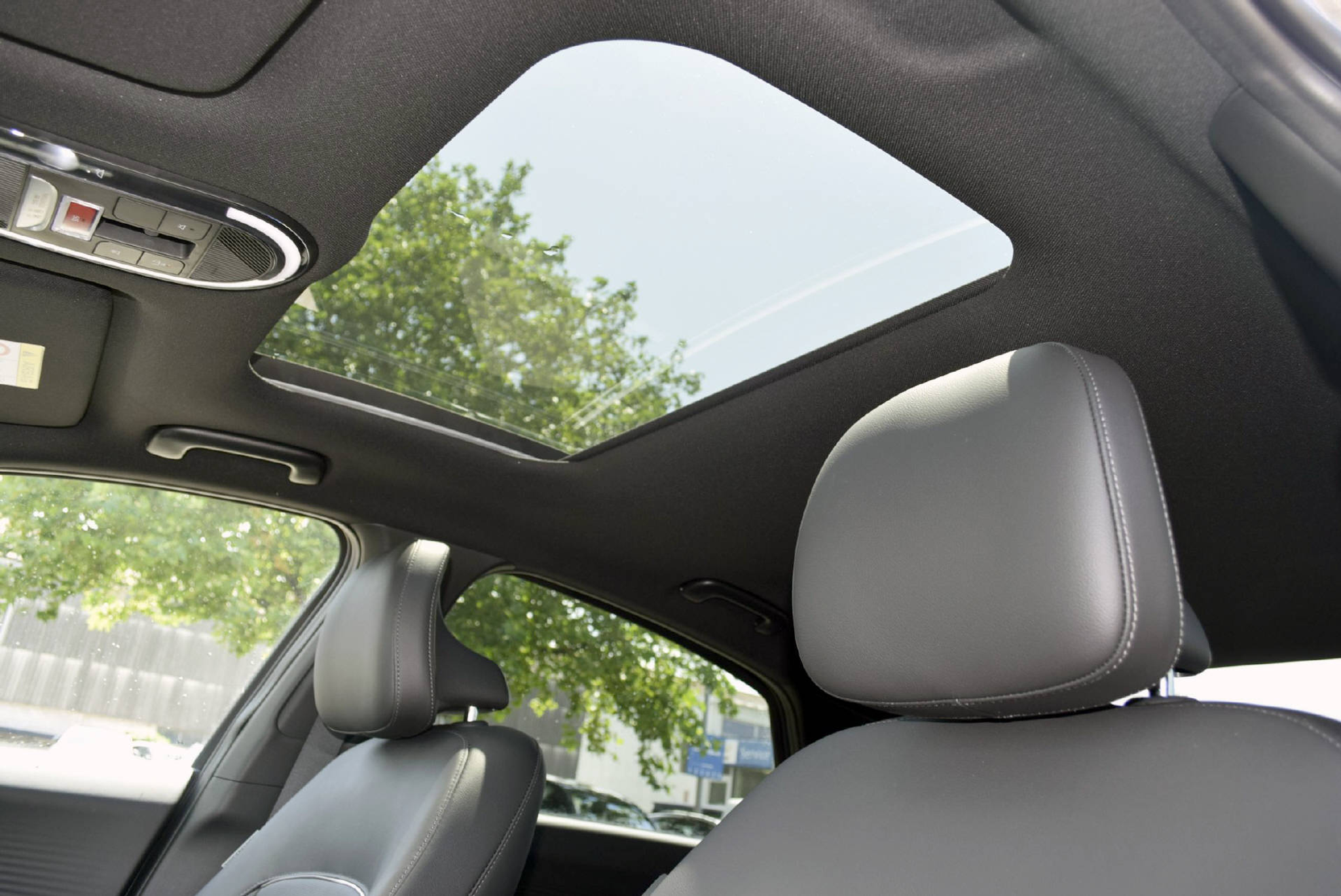 listing desktop thumbnail image 10