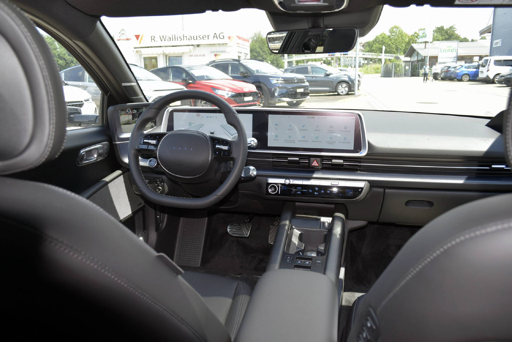 listing desktop thumbnail image 5