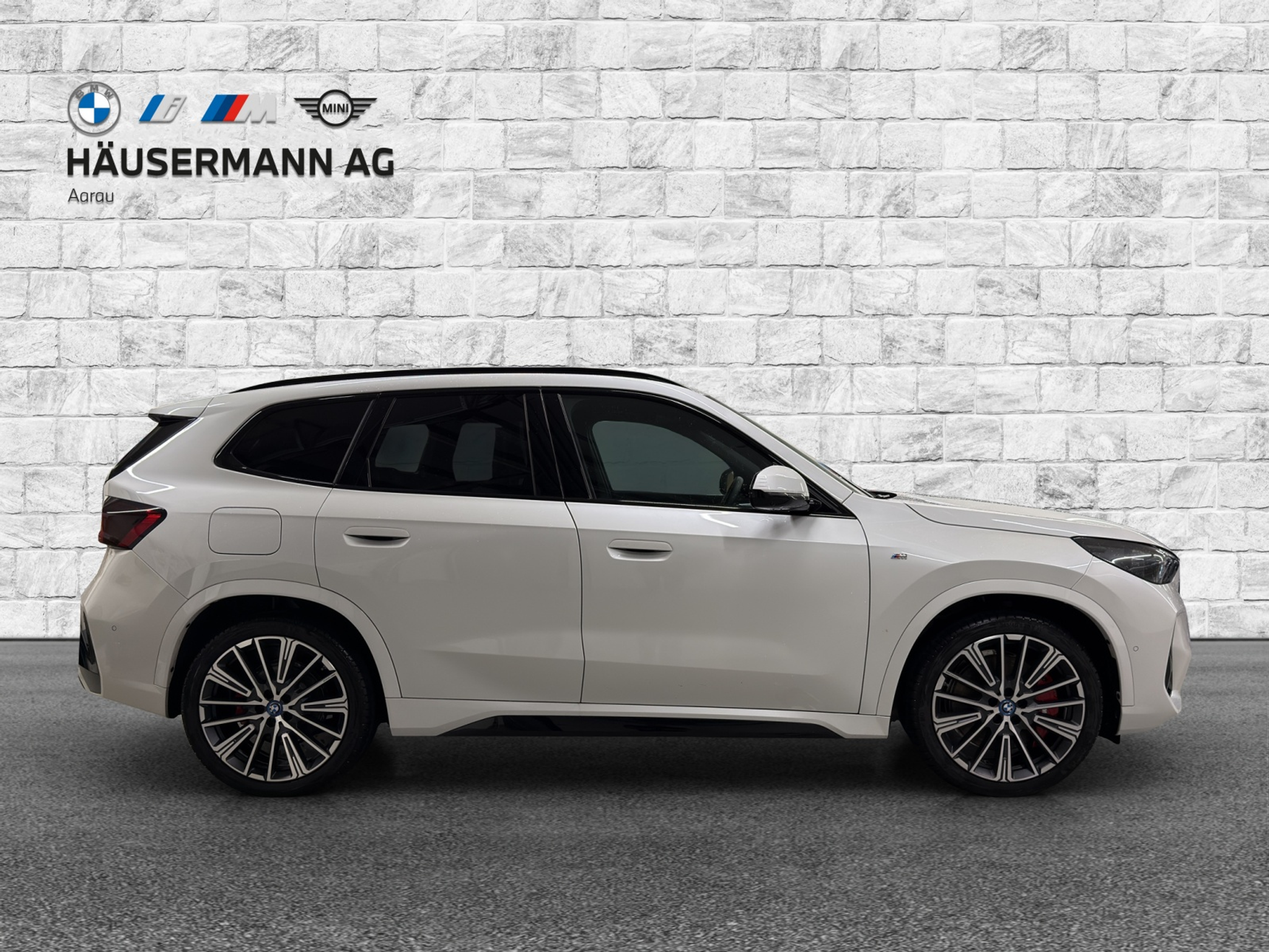 listing desktop thumbnail image 3