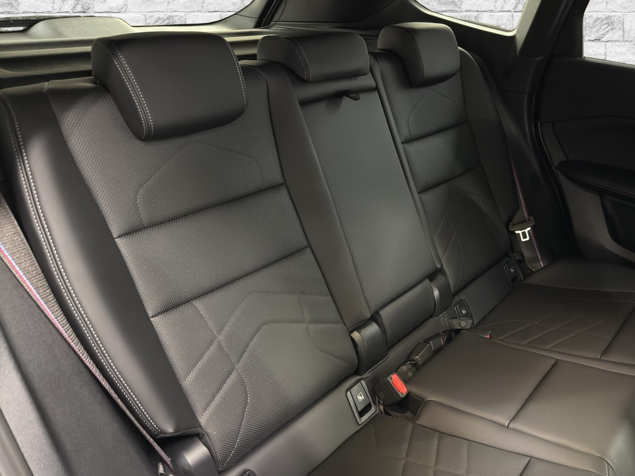 listing desktop thumbnail image 15