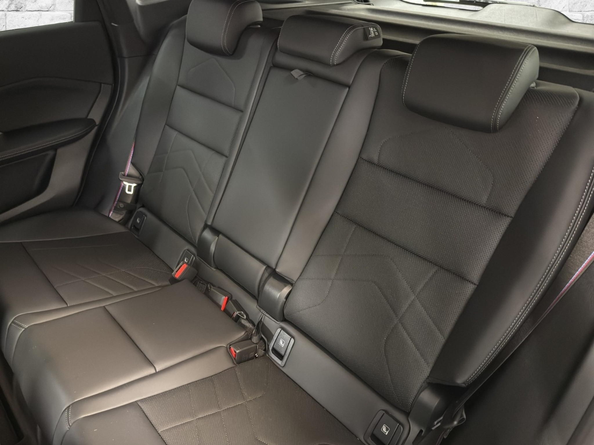 listing desktop thumbnail image 12