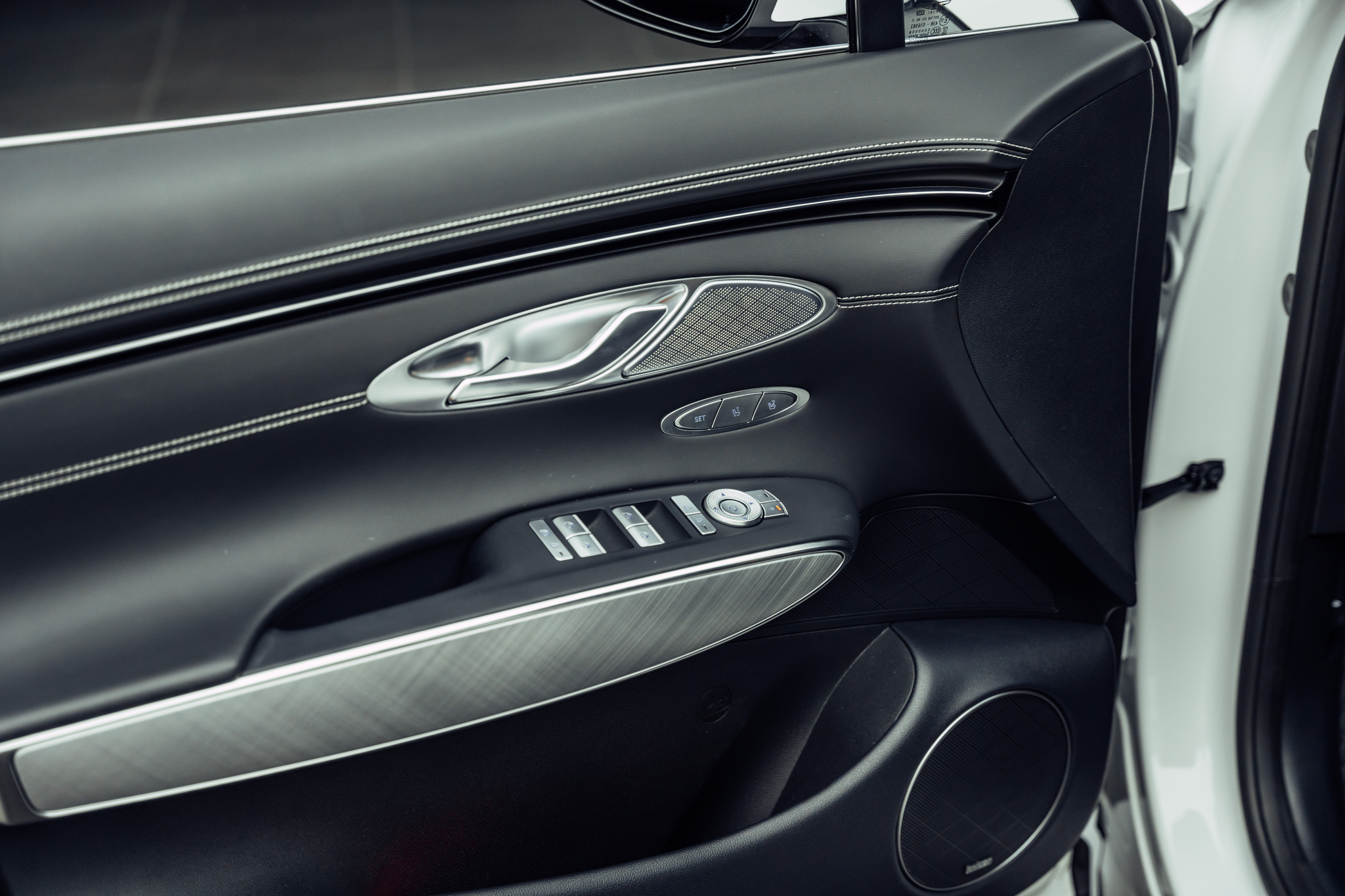 listing desktop thumbnail image 10