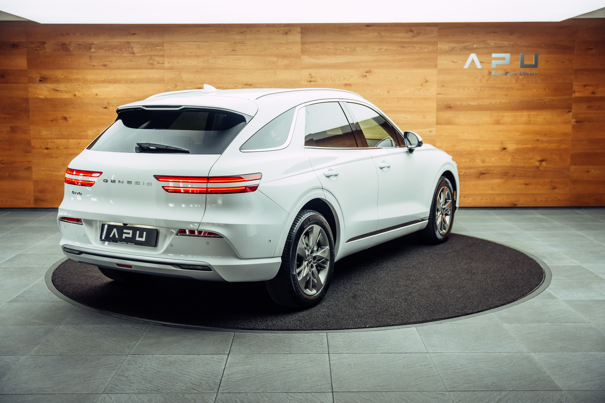 listing desktop thumbnail image 1