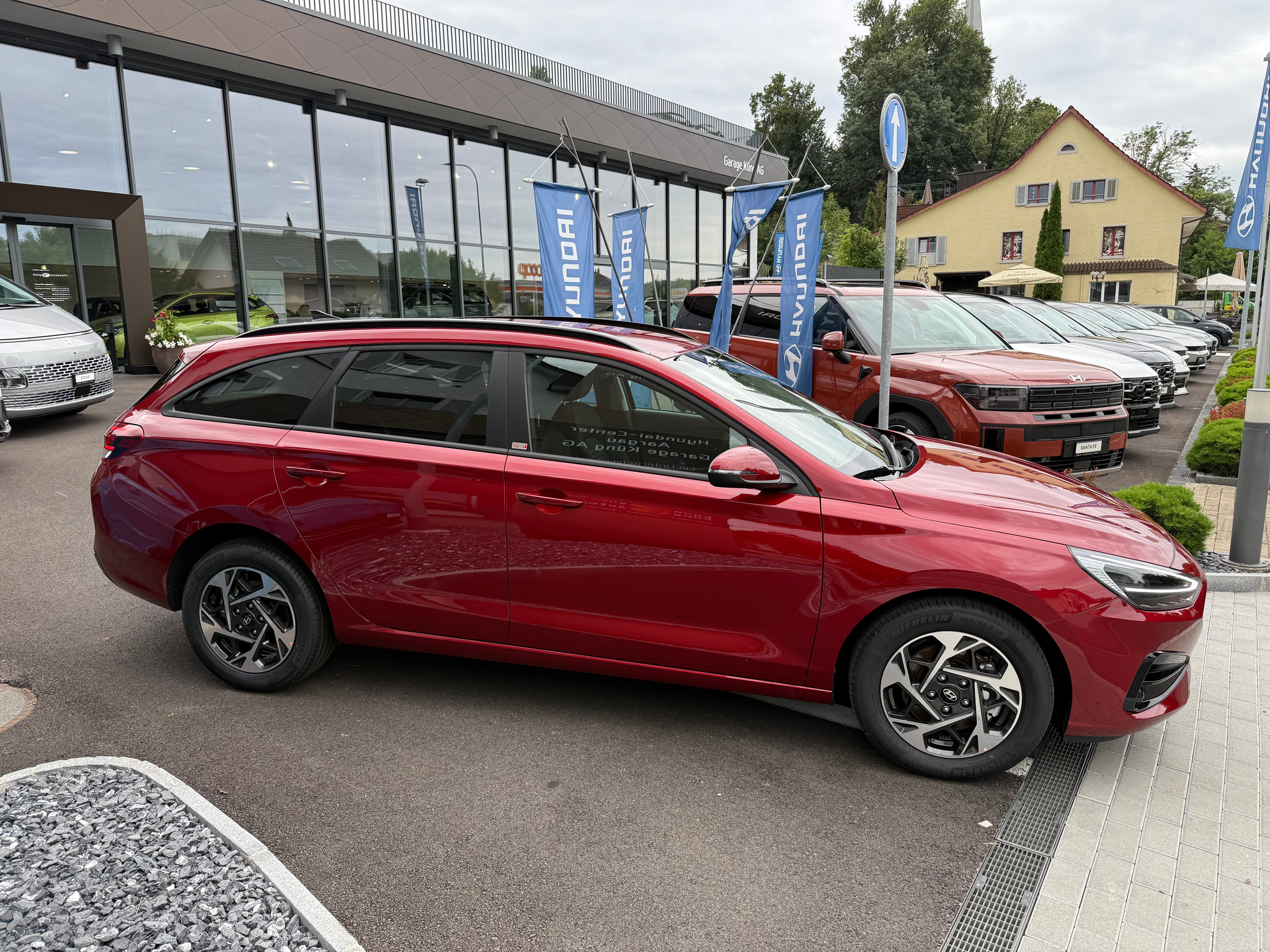 listing desktop thumbnail image 3