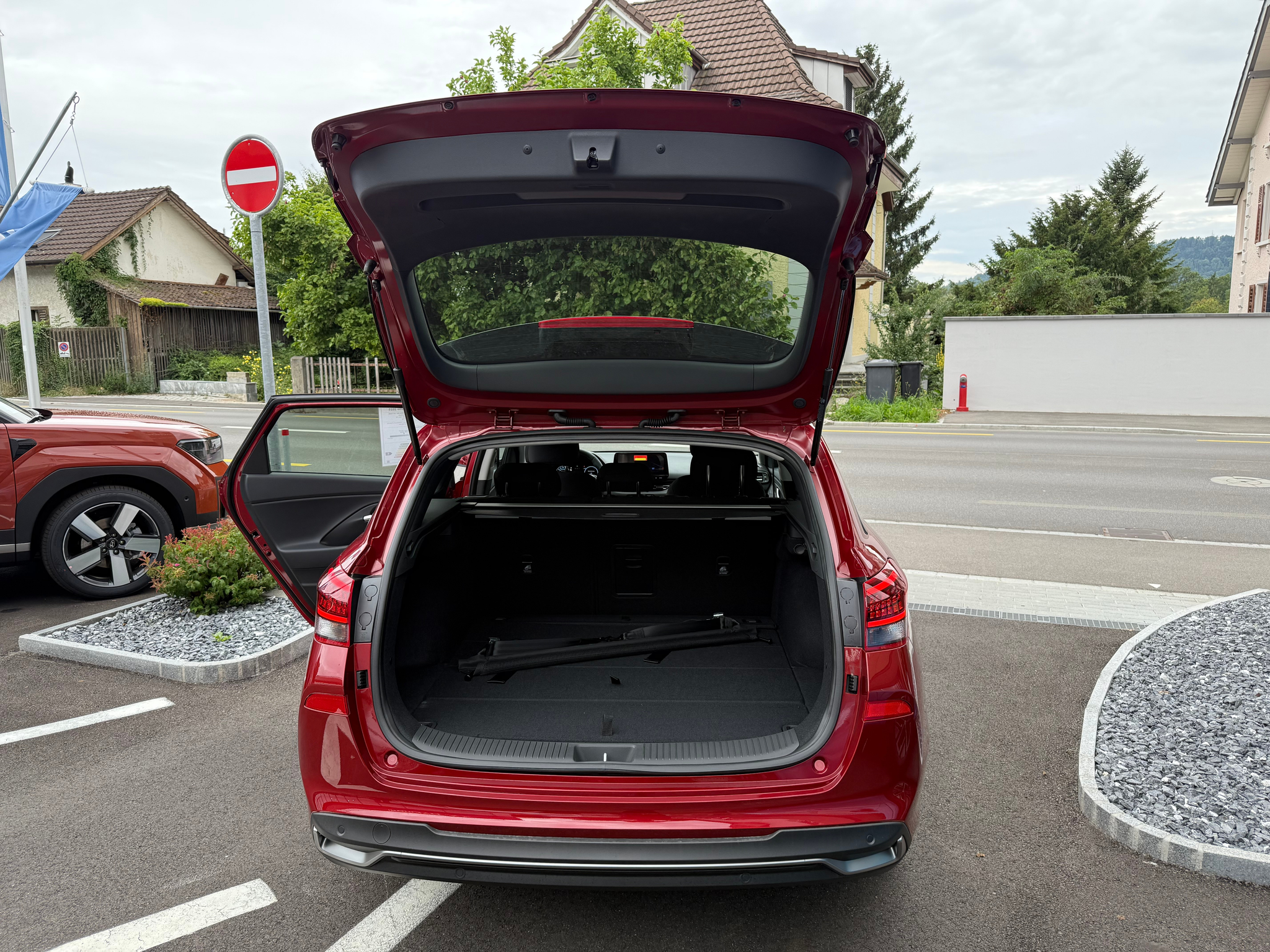 listing desktop thumbnail image 15