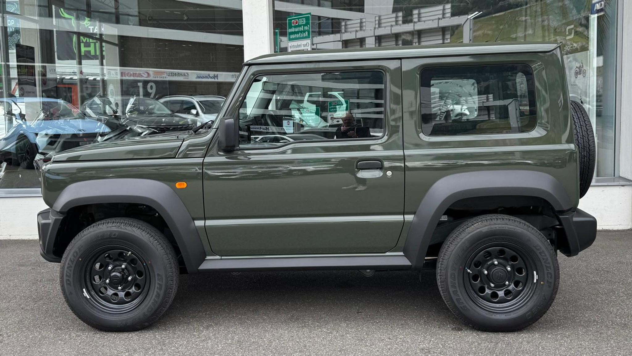 listing desktop thumbnail image 2