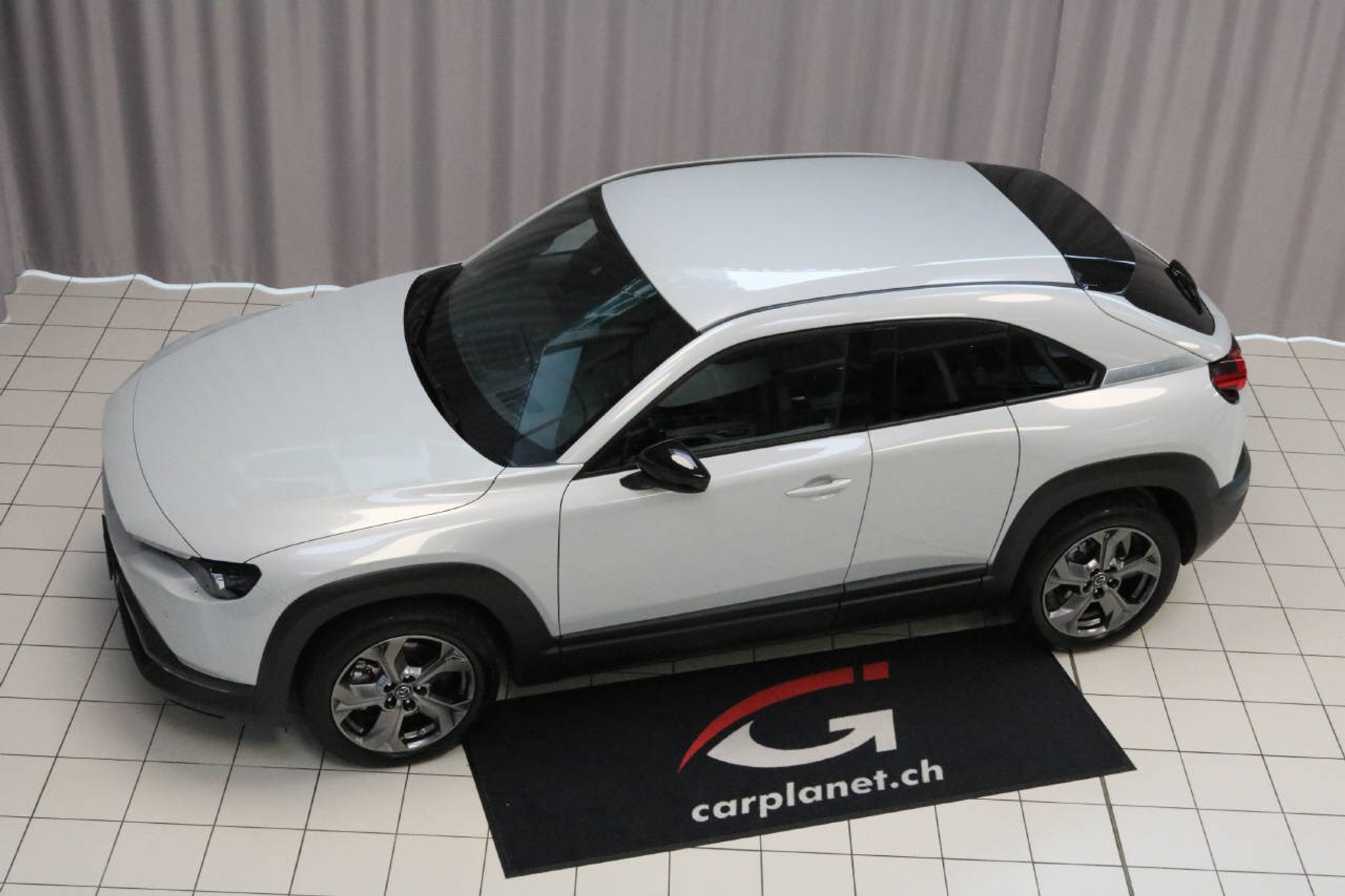 car-image-0