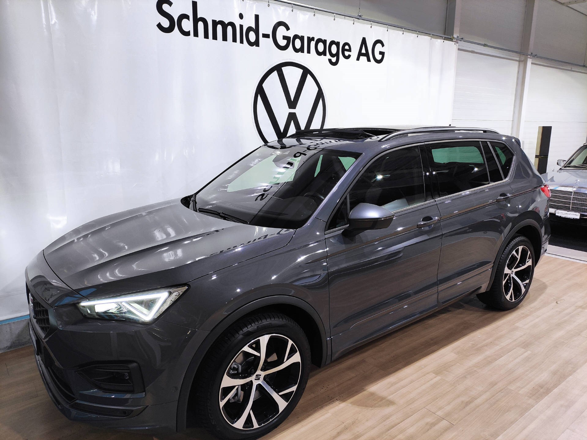 car-image-0