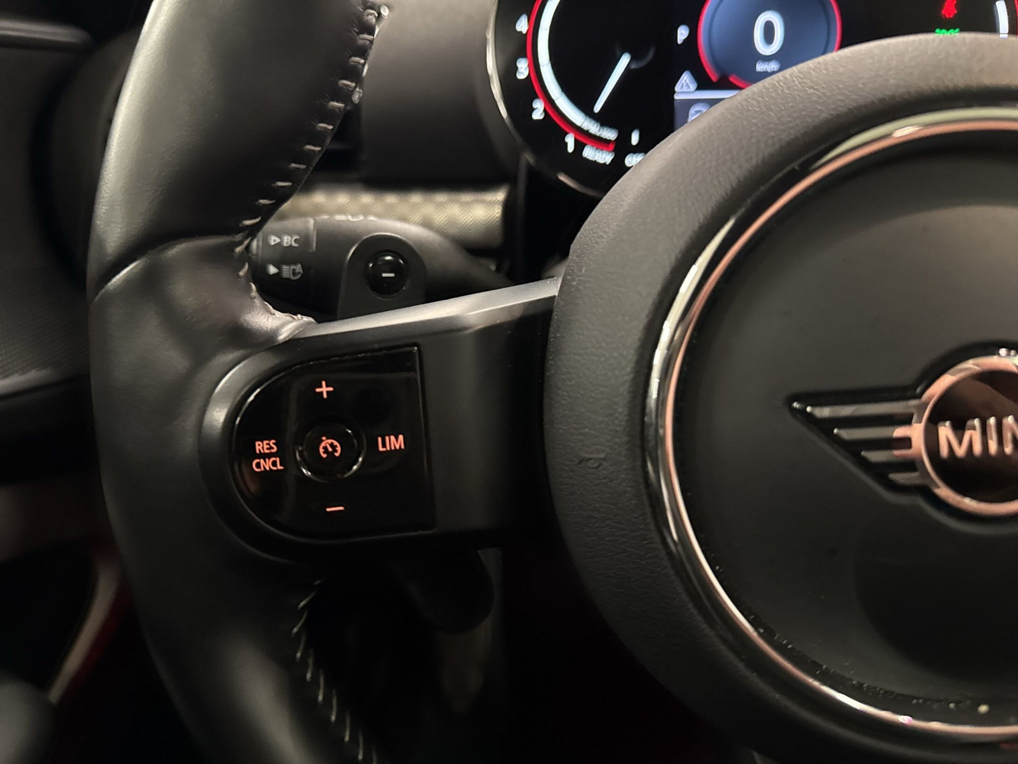 listing desktop thumbnail image 14