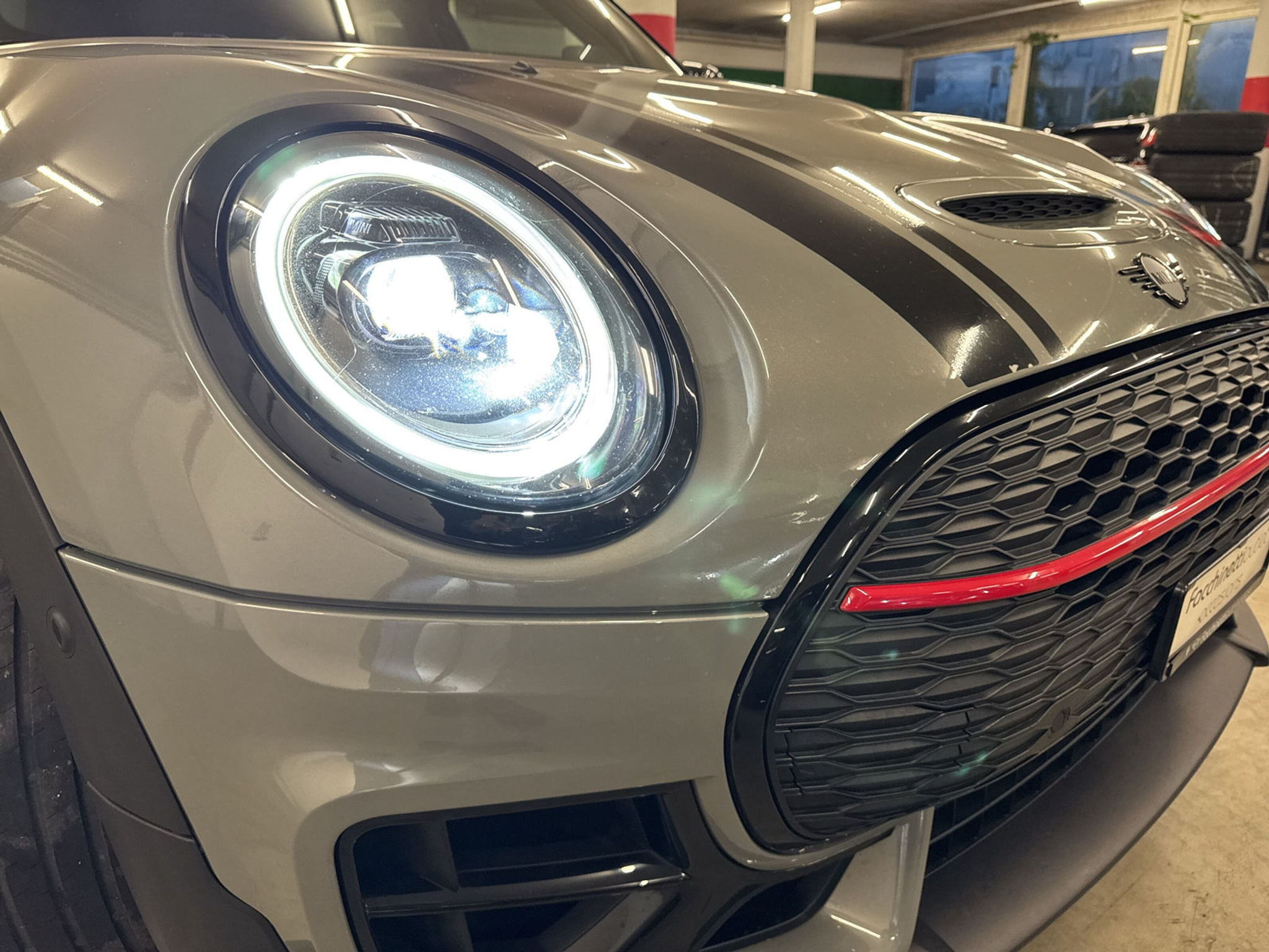 listing desktop thumbnail image 17