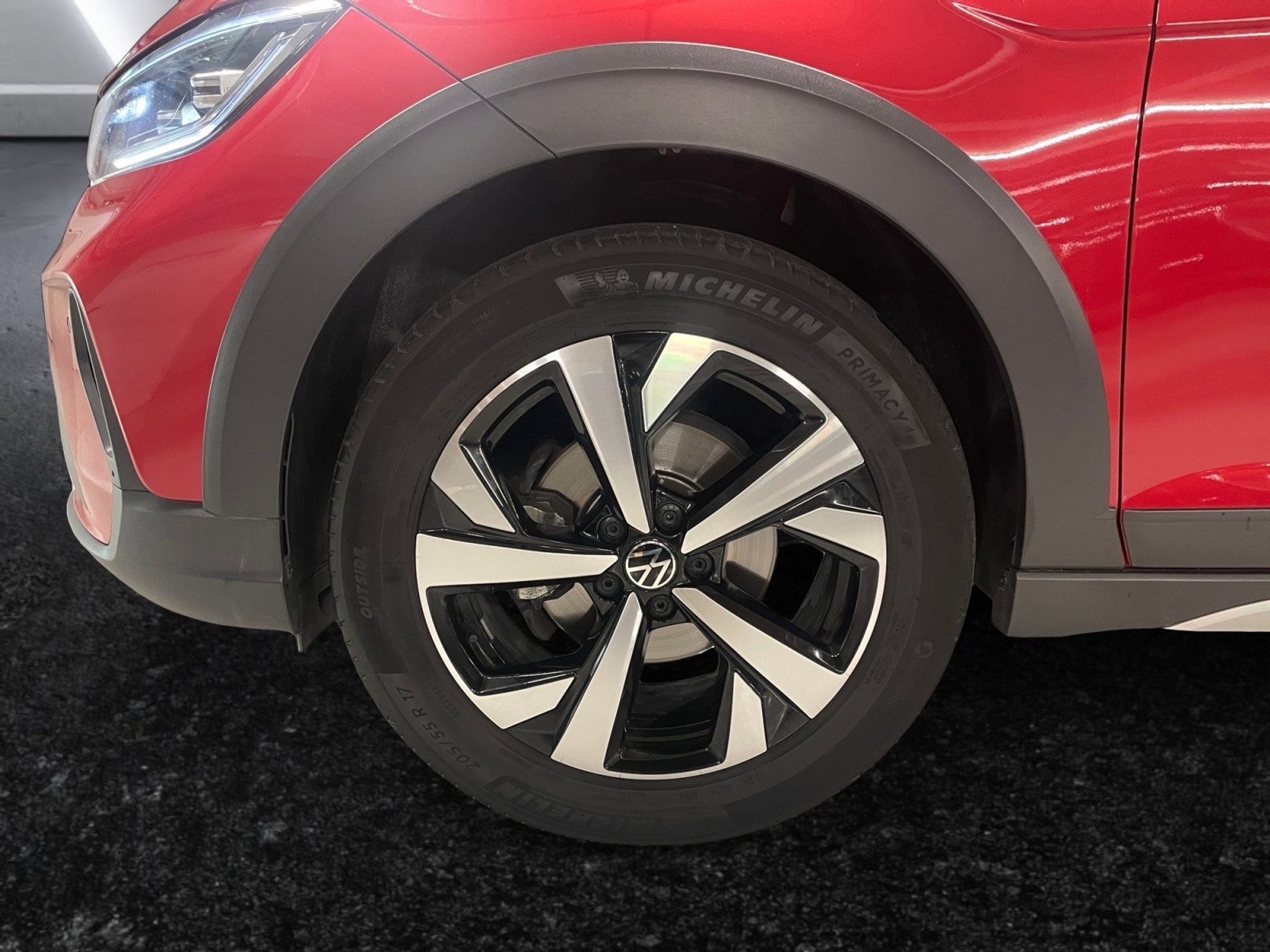 listing desktop thumbnail image 15