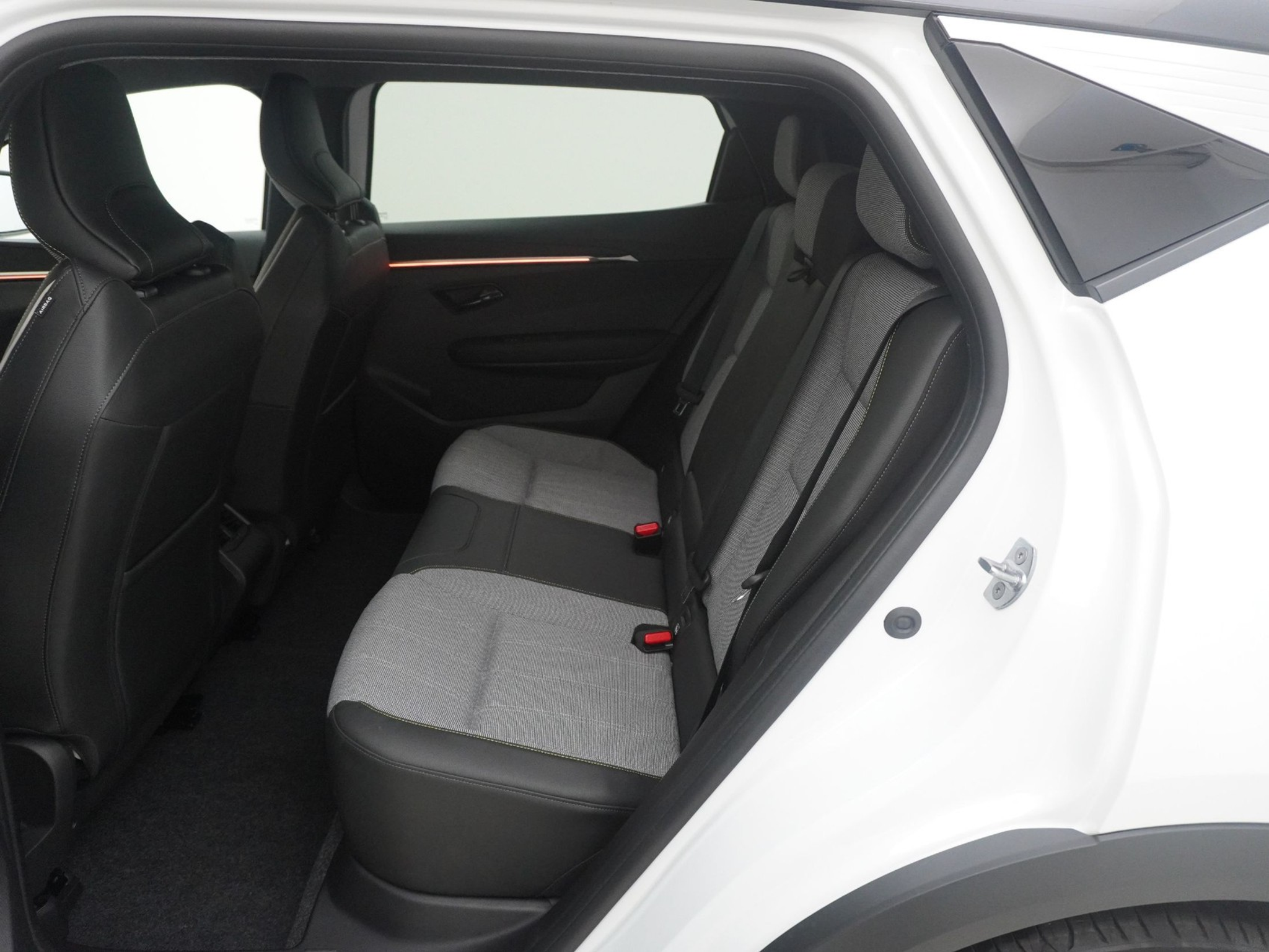 listing desktop thumbnail image 13