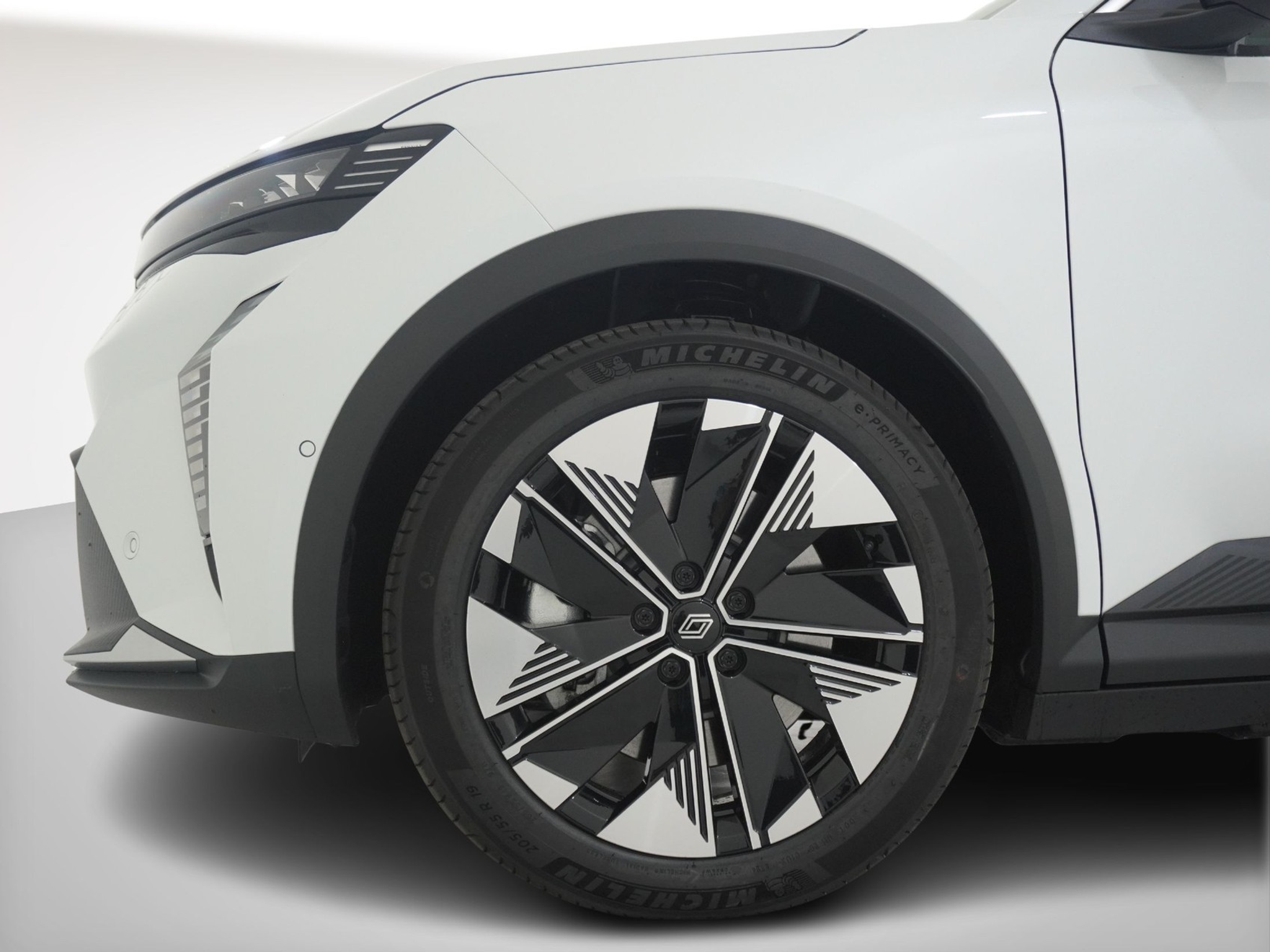 listing desktop thumbnail image 9