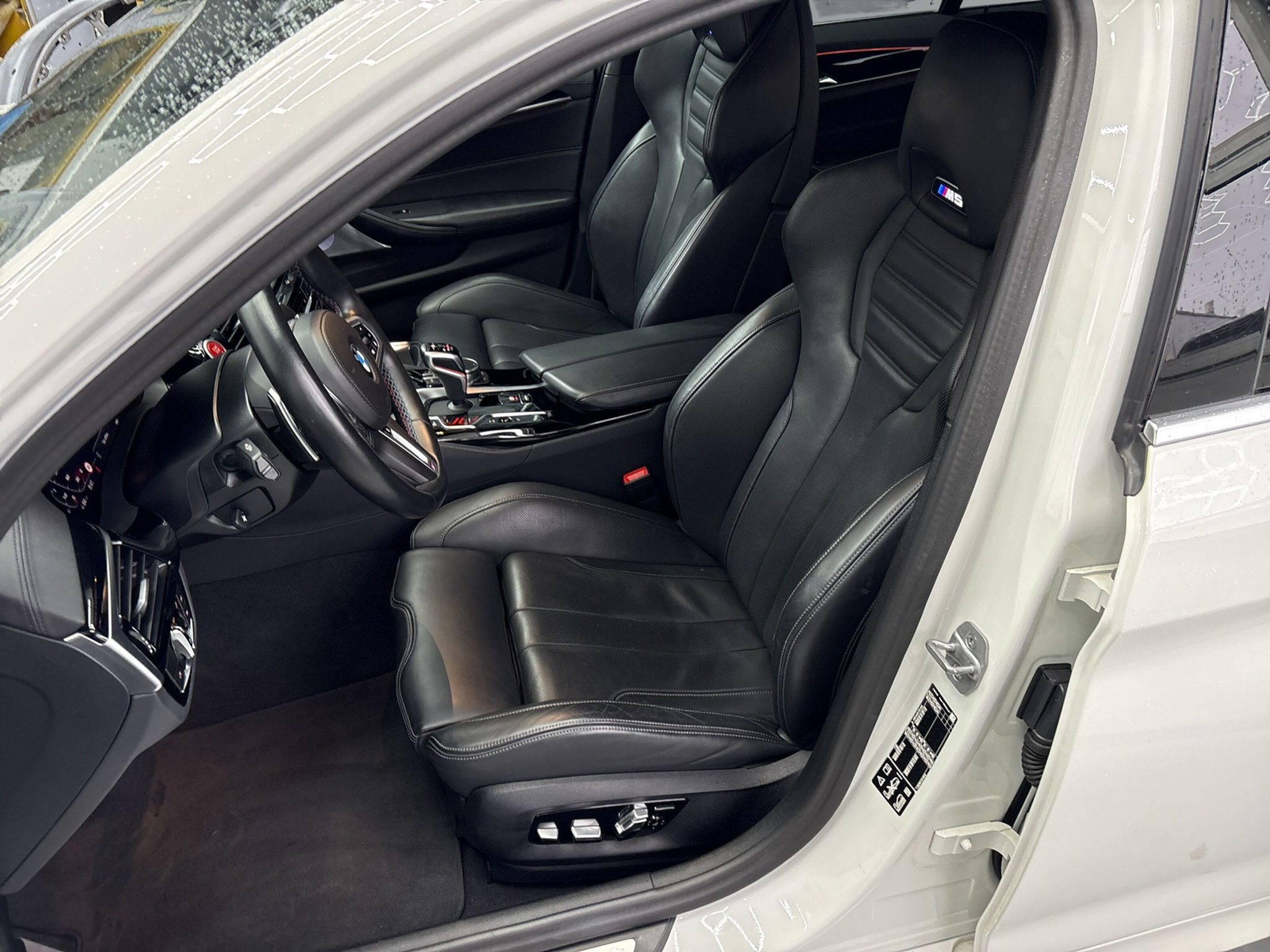 listing desktop thumbnail image 16