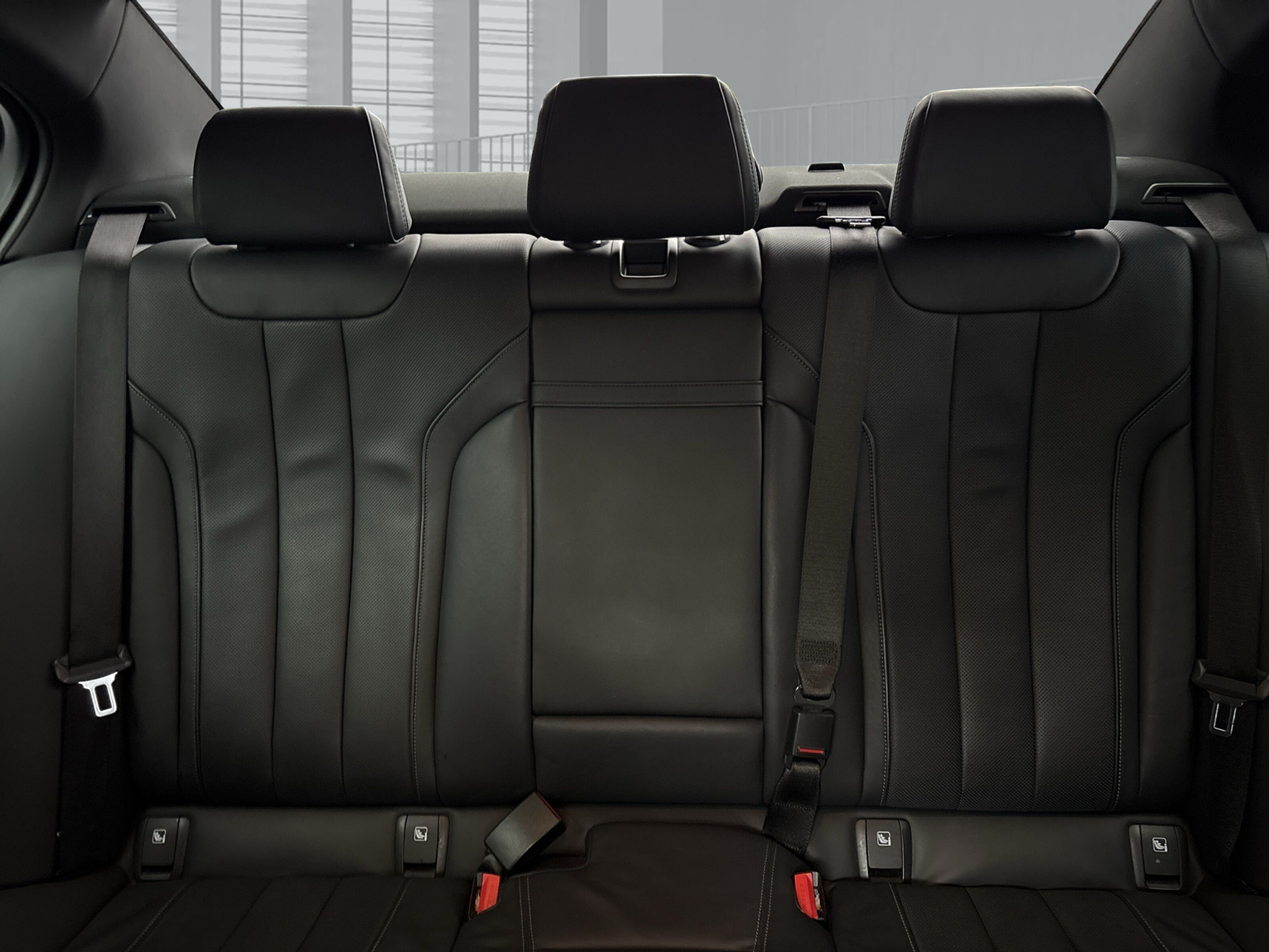 listing desktop thumbnail image 13