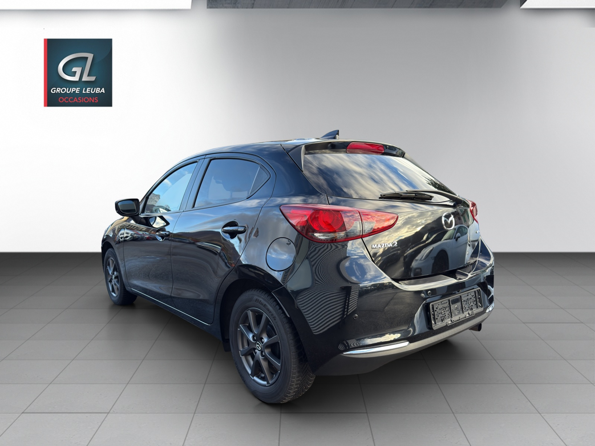 listing desktop thumbnail image 3