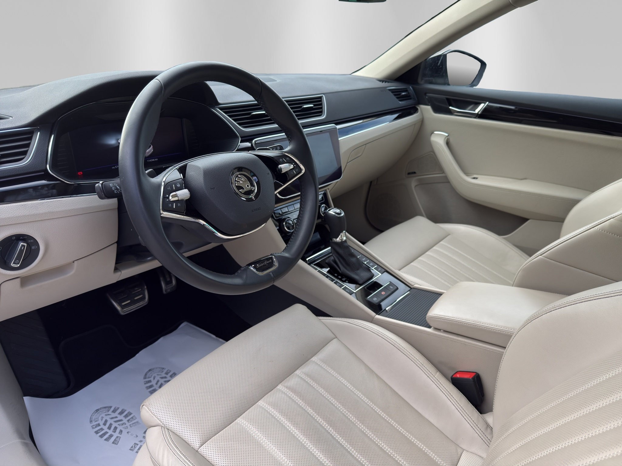 listing desktop thumbnail image 7