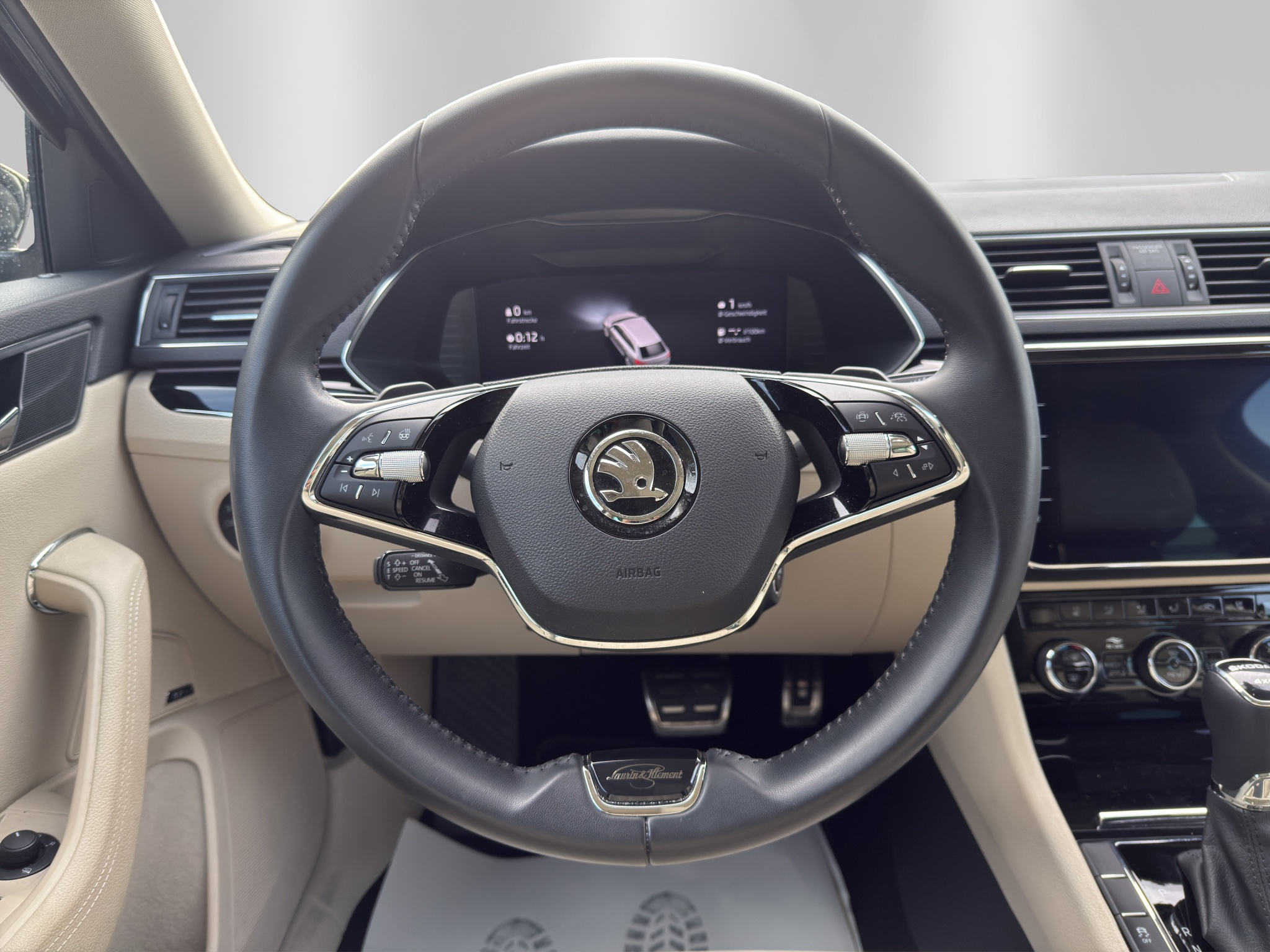 listing desktop thumbnail image 10